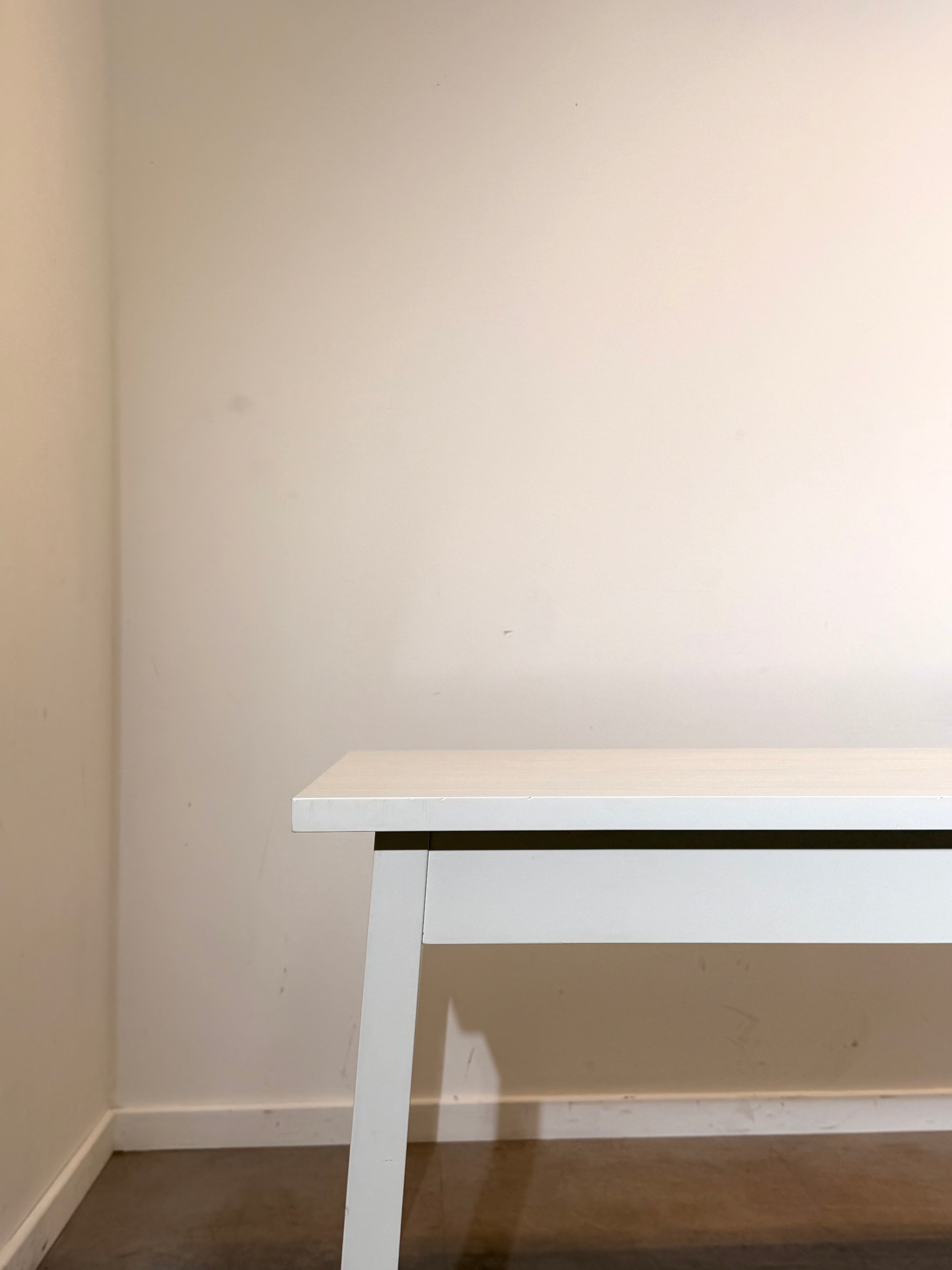 Moooi Shaker Dining Table