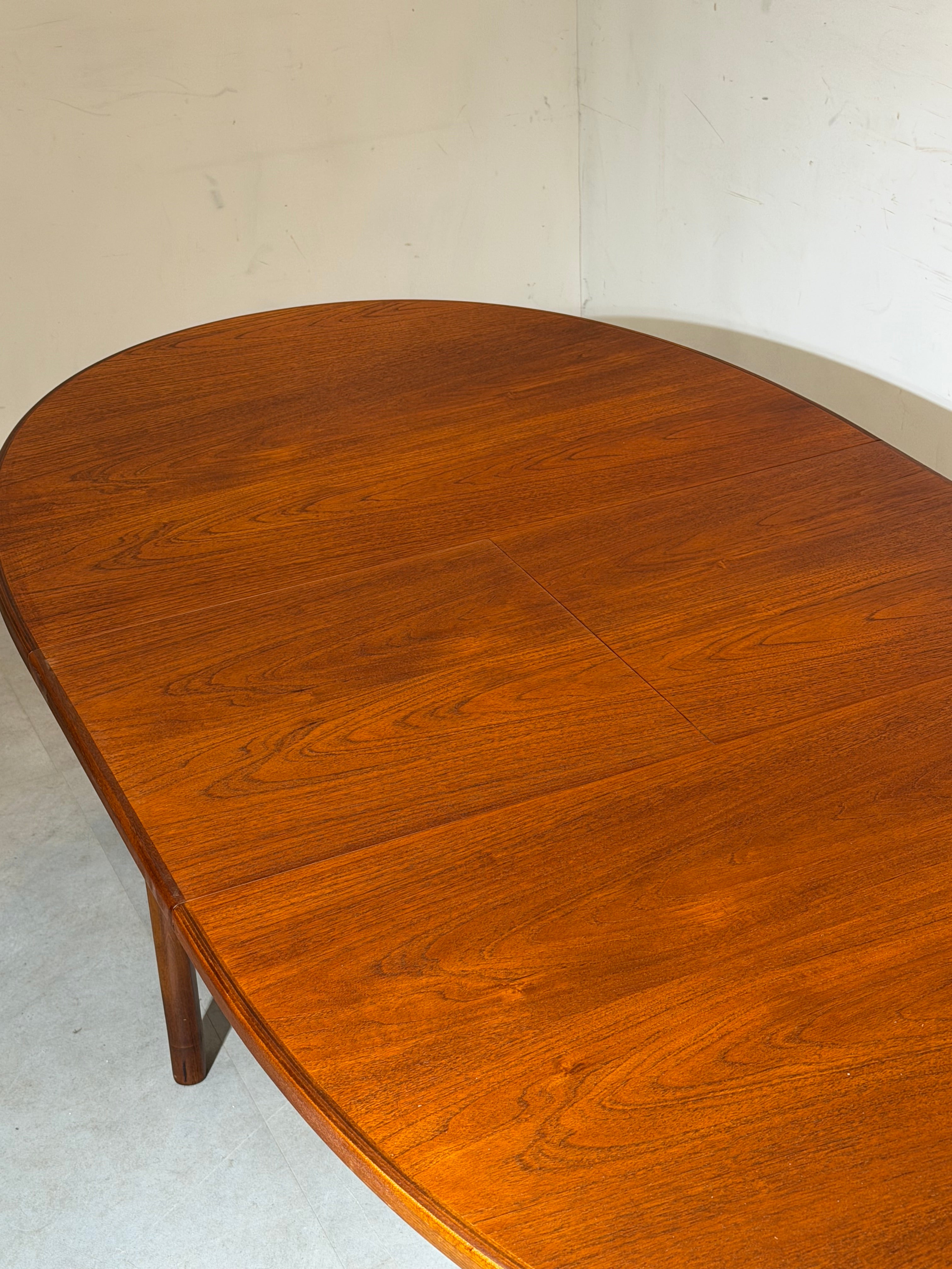 McIntosh Oval Extendable Teak Dining Table – Mid-Century Modern