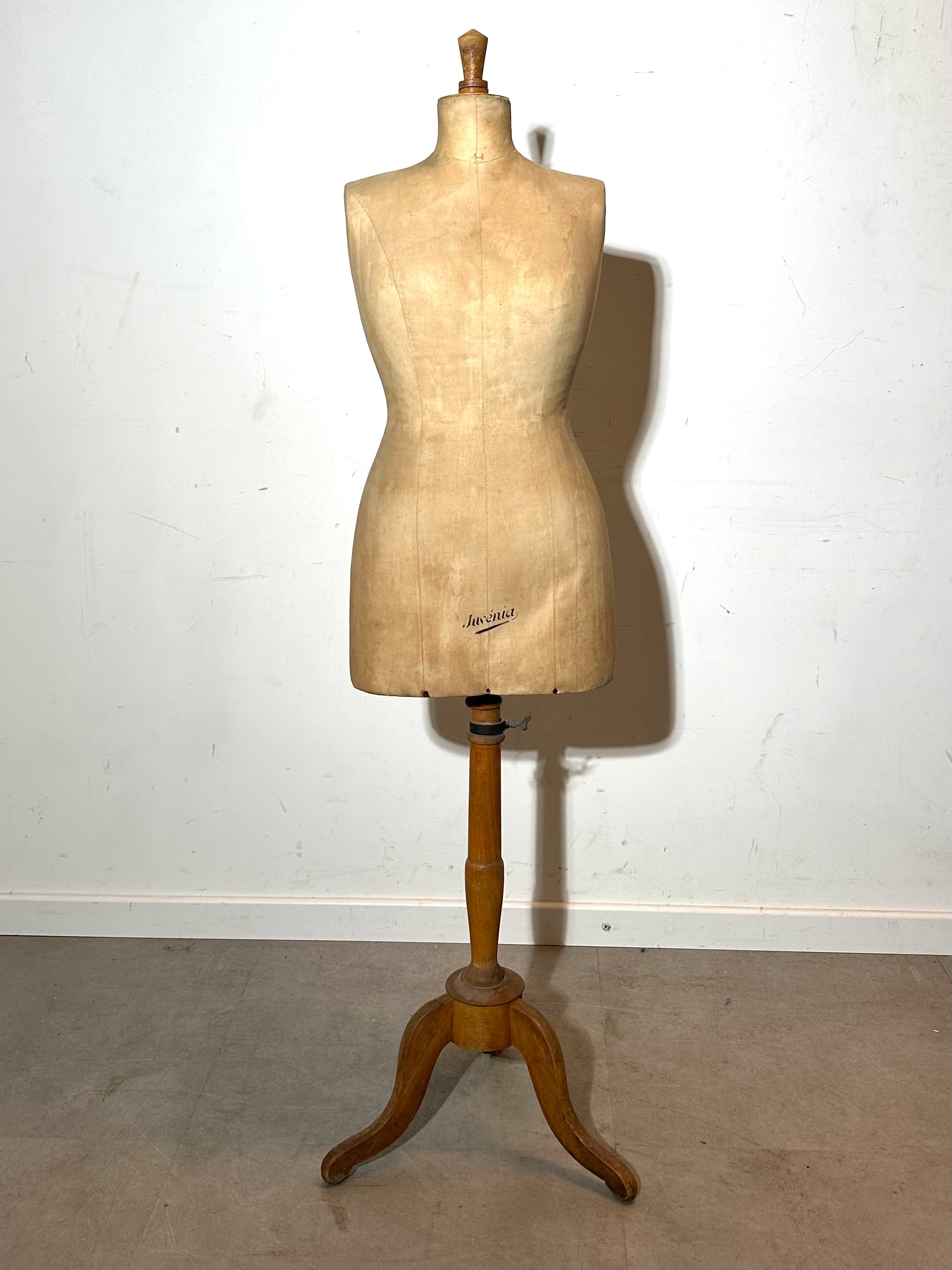 Vintage dress form mannequin “Juvenia”