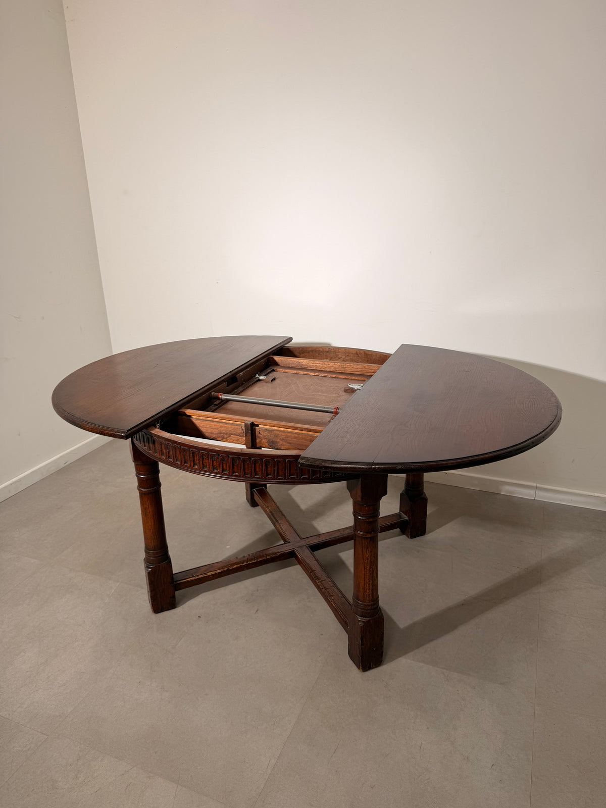 Old New England Oval Extendable Dining Table