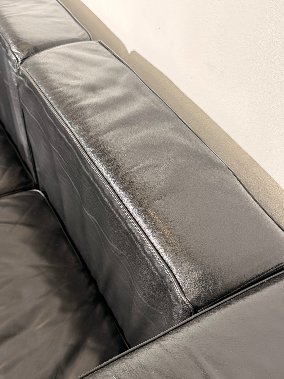 Cassina “Le Corbusier” Style Sofa Set – Le Corbusier Replica