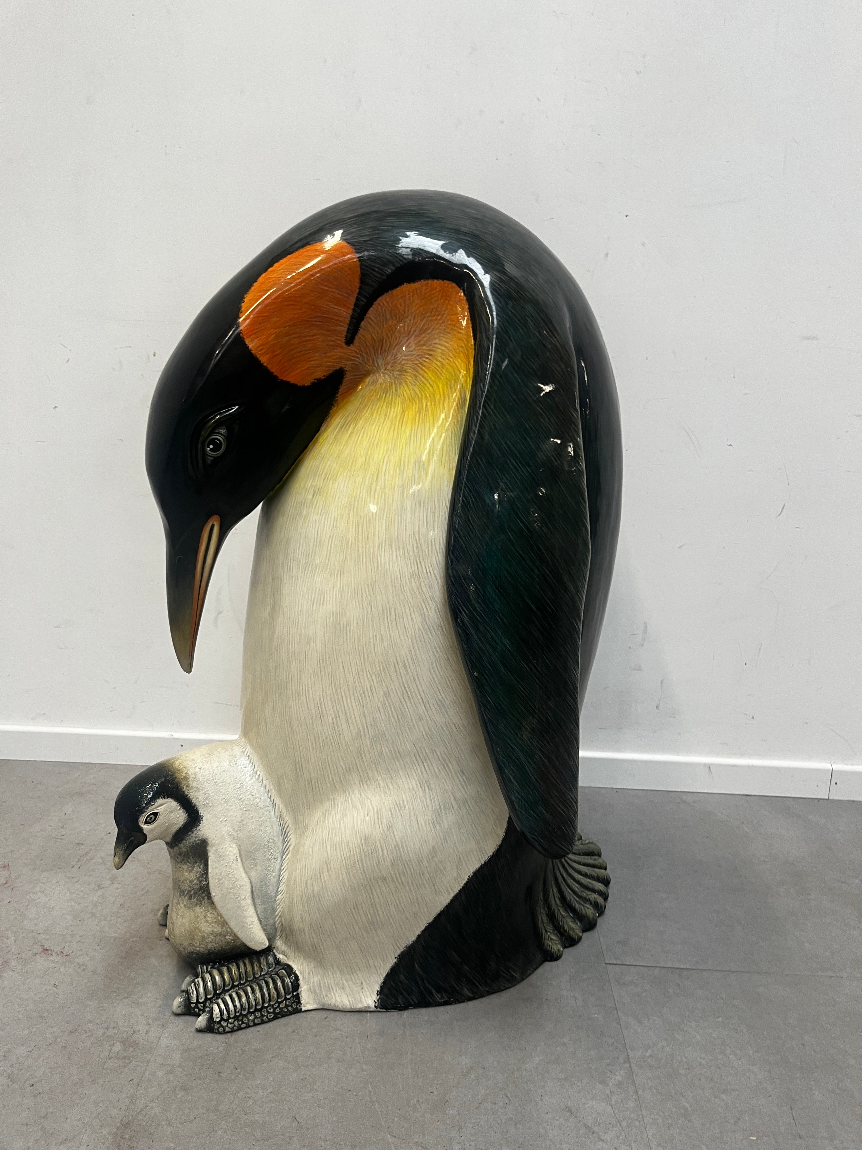 Statue Emperor Penguin with Chick