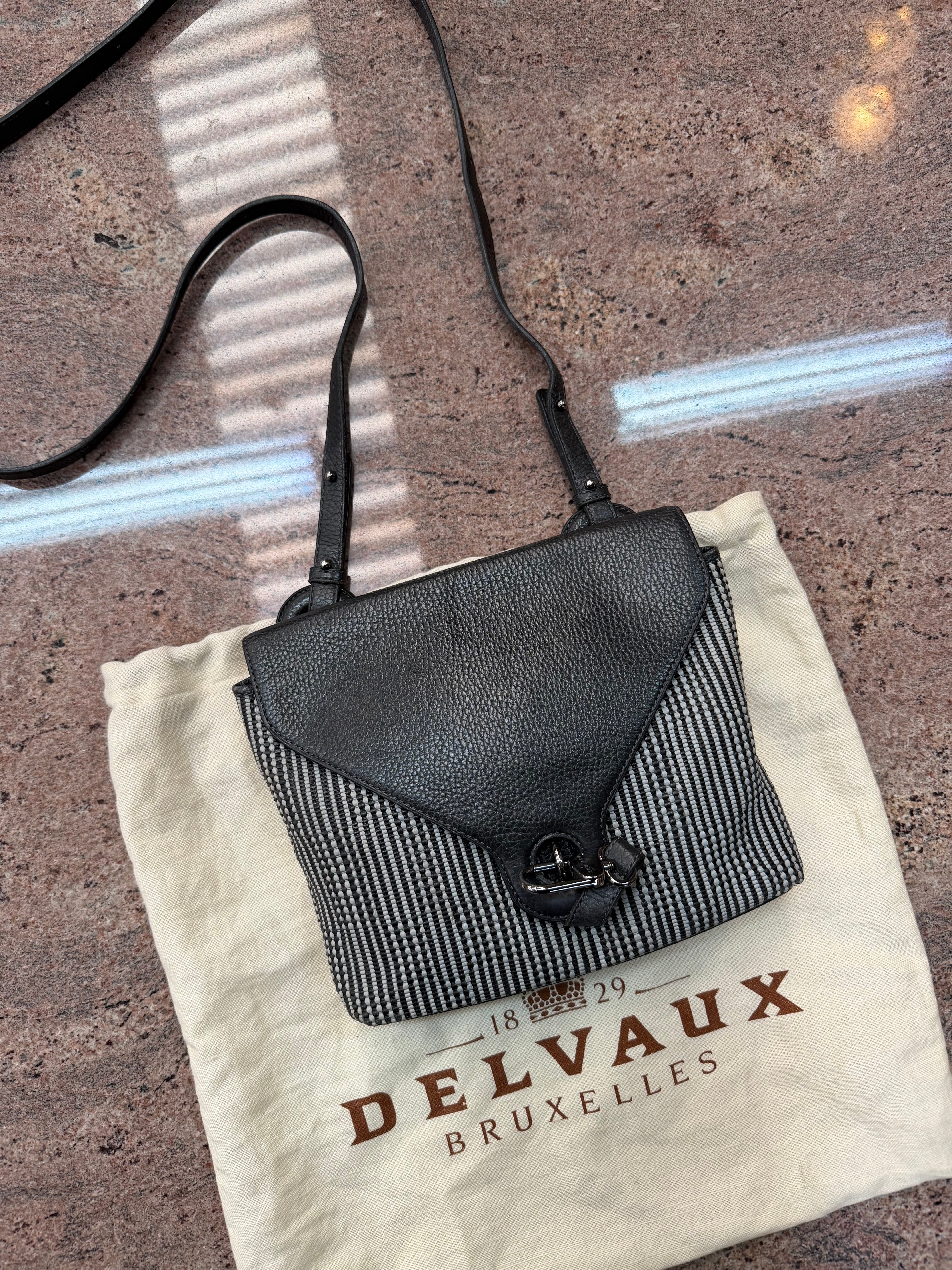 Vintage Delvaux Grillon Crossbody Bag – Toile de Cuir & Black Leather – 24 × 20 cm – With Dustbag