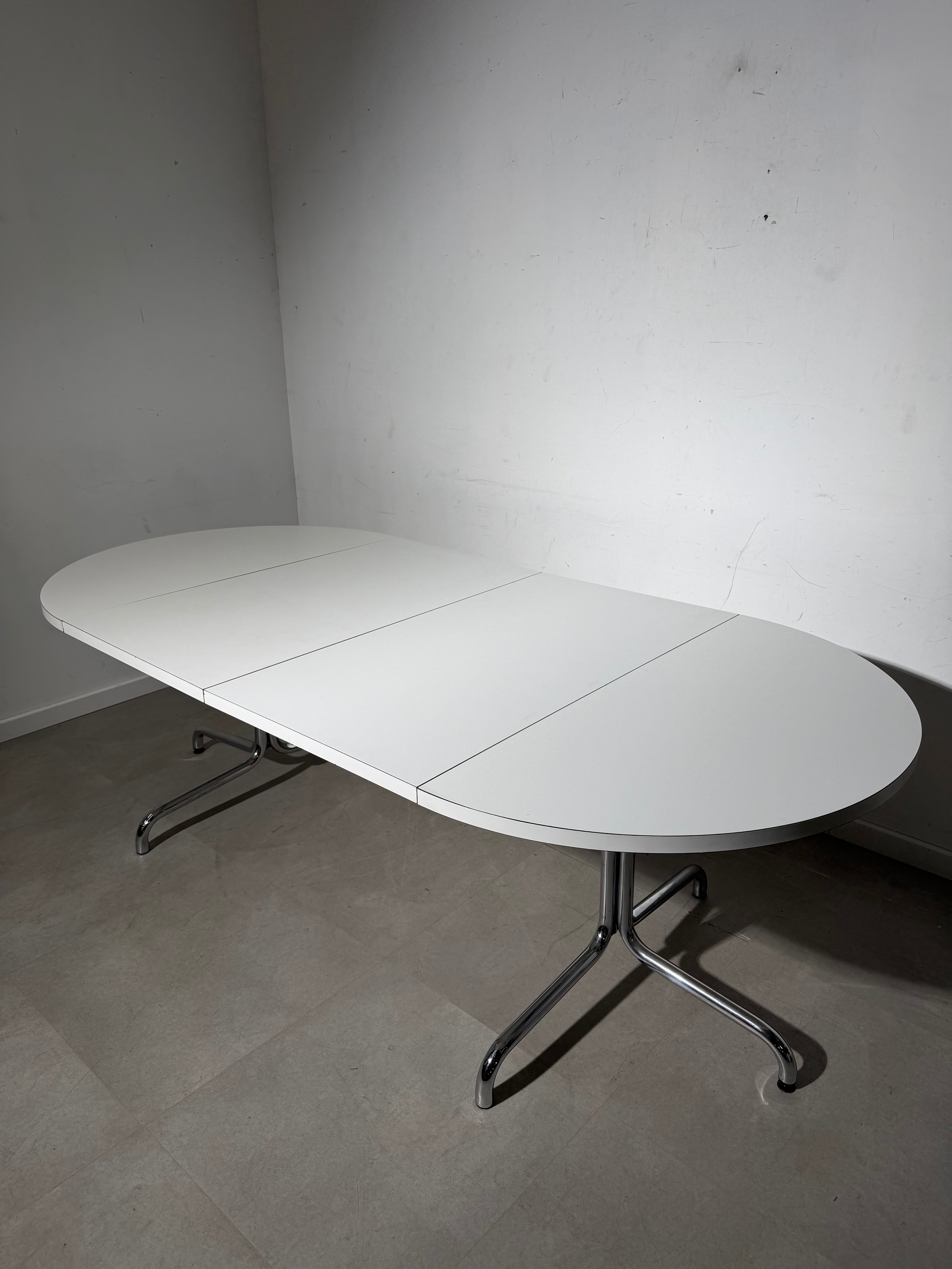 Table de salle à manger ronde extensible Thonet – Modèle S1052 (110–230 cm)