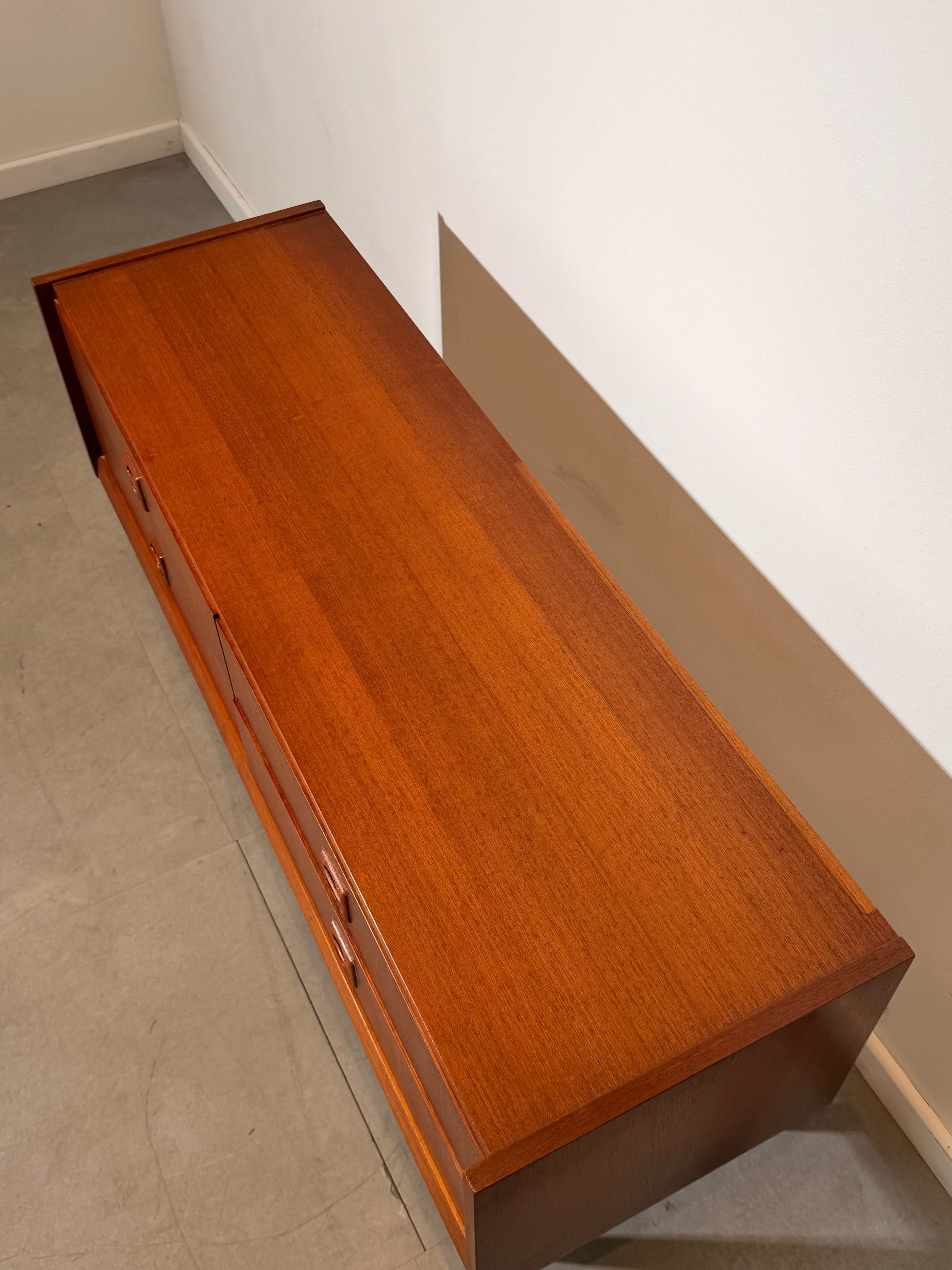 Vintage Mid-Century Teak Chest of Drawers – 1960s Scandinavian Style