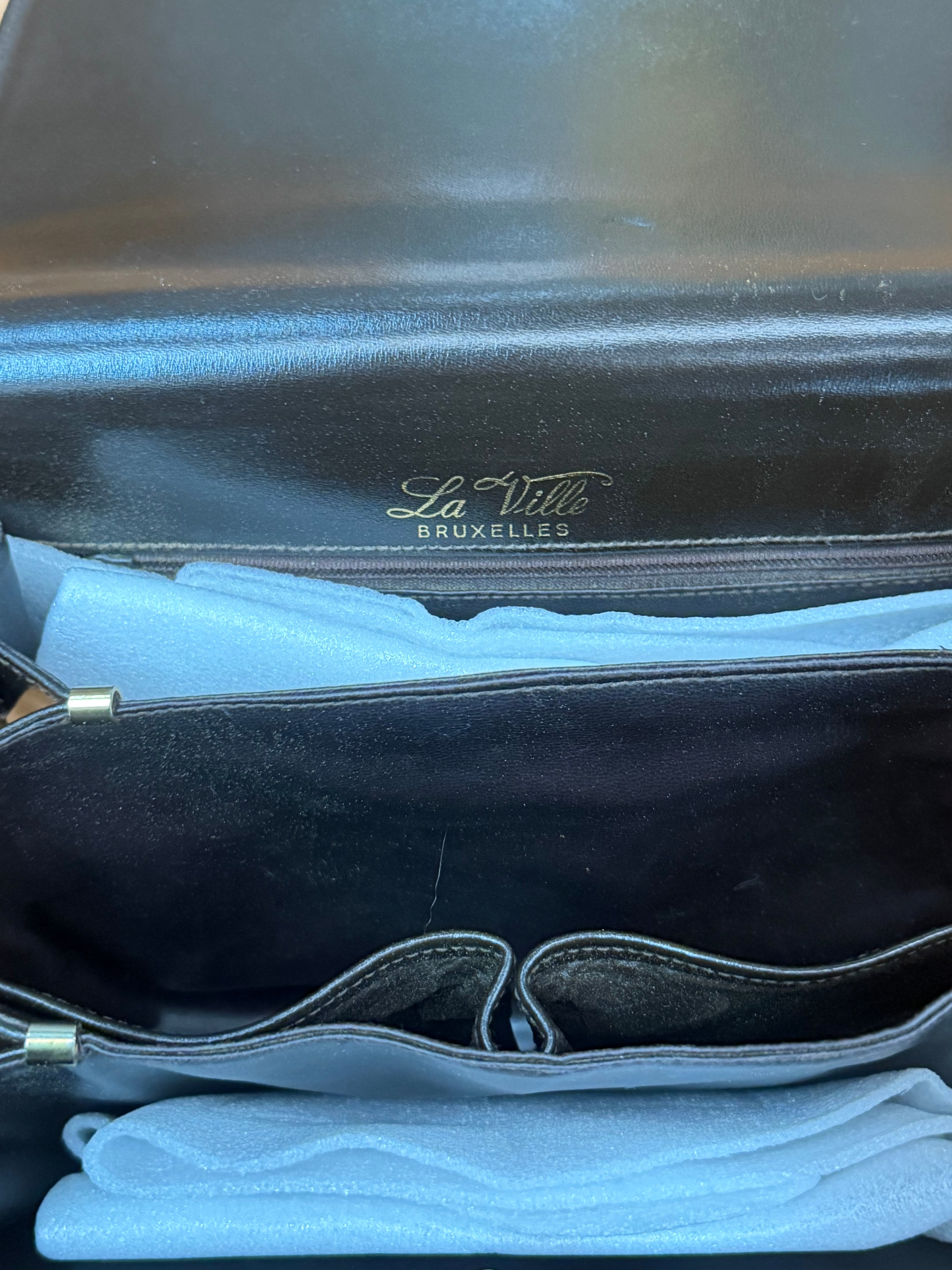 La Ville Bruxelles Crossbody Handbag – Black Leather – 25 cm