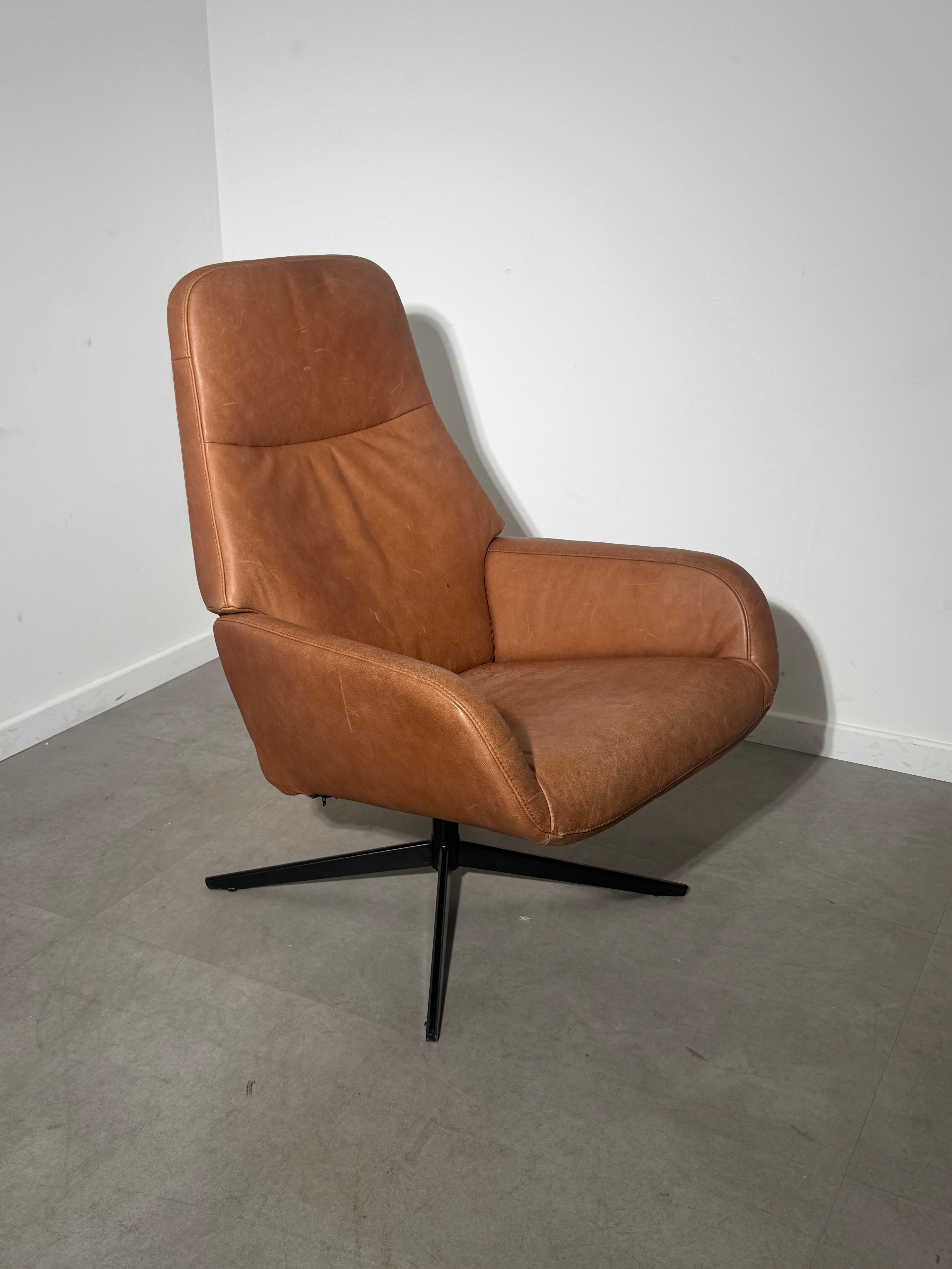 Montèl Cognac Leather Swivel Relax Armchair