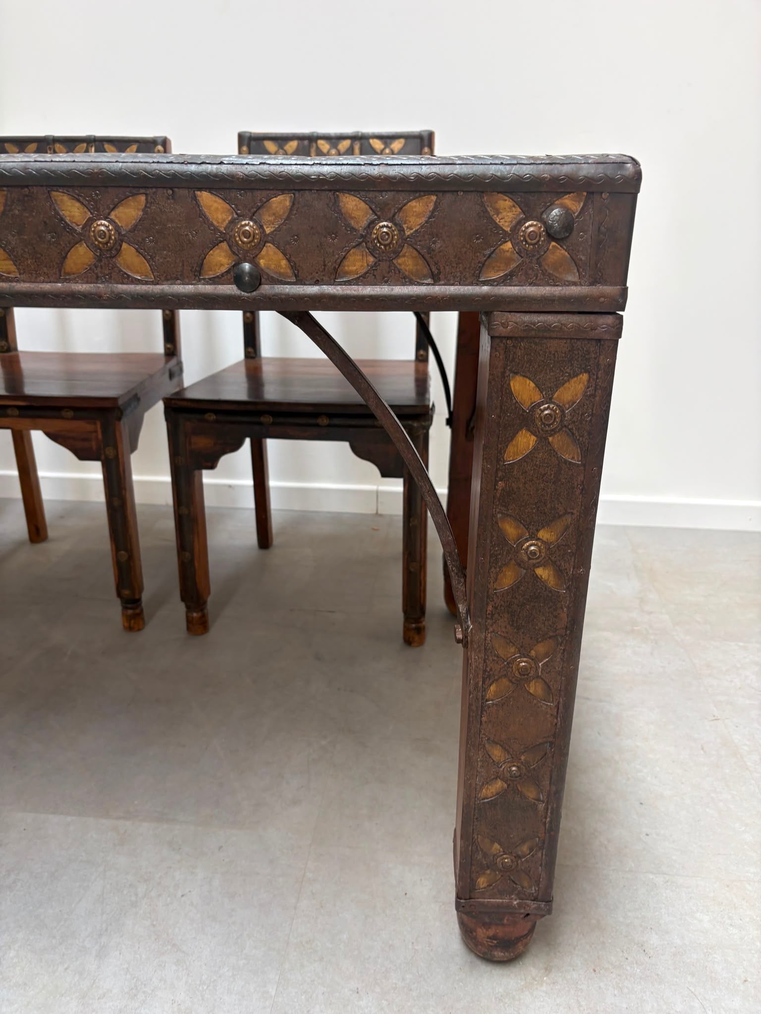 Antique Indian Dining Table with 6 Chairs
