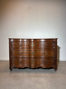 Antique chest of drawers in solid oak wood