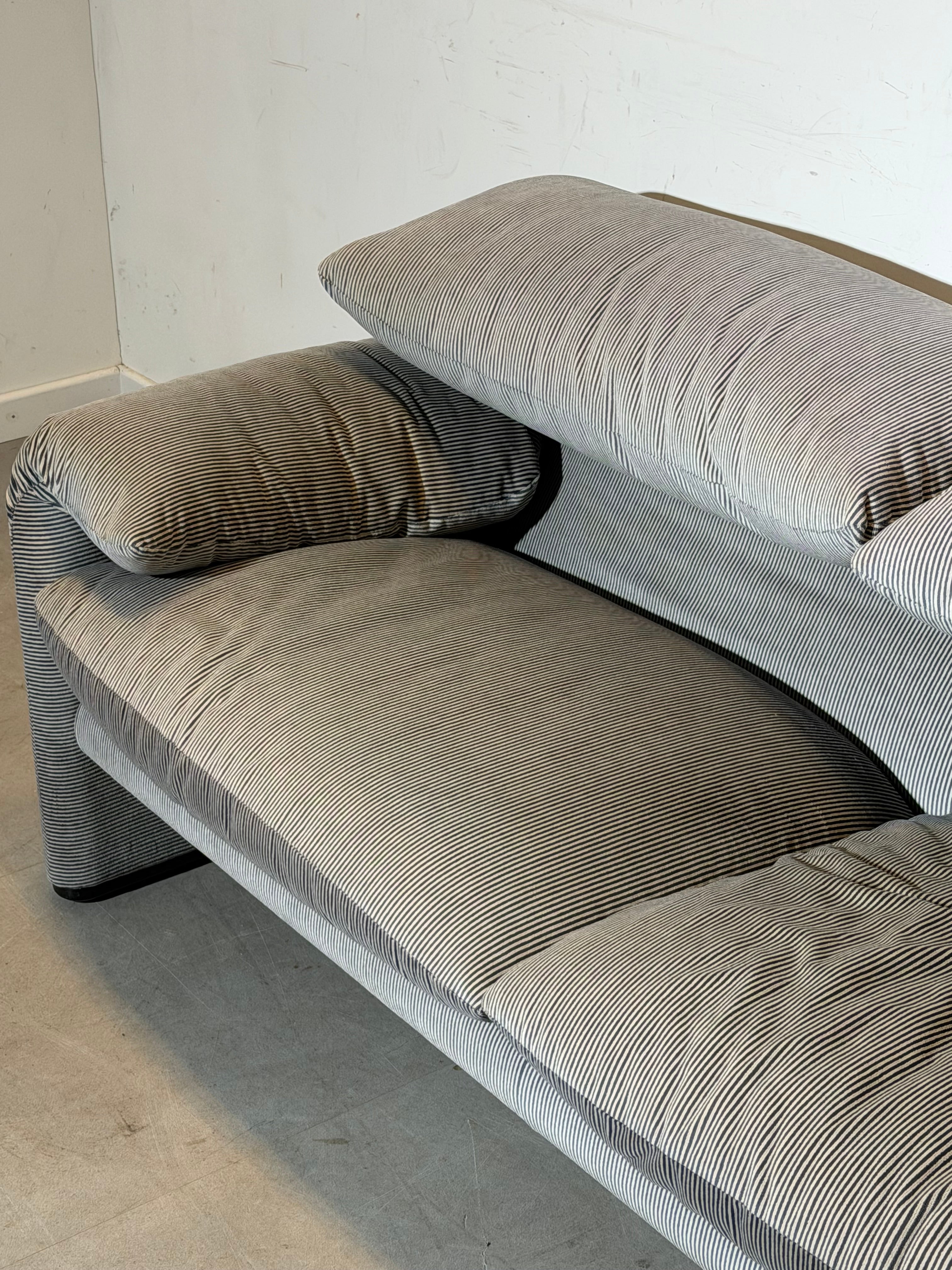 Cassina Maralunga sofa by Vico Magistretti