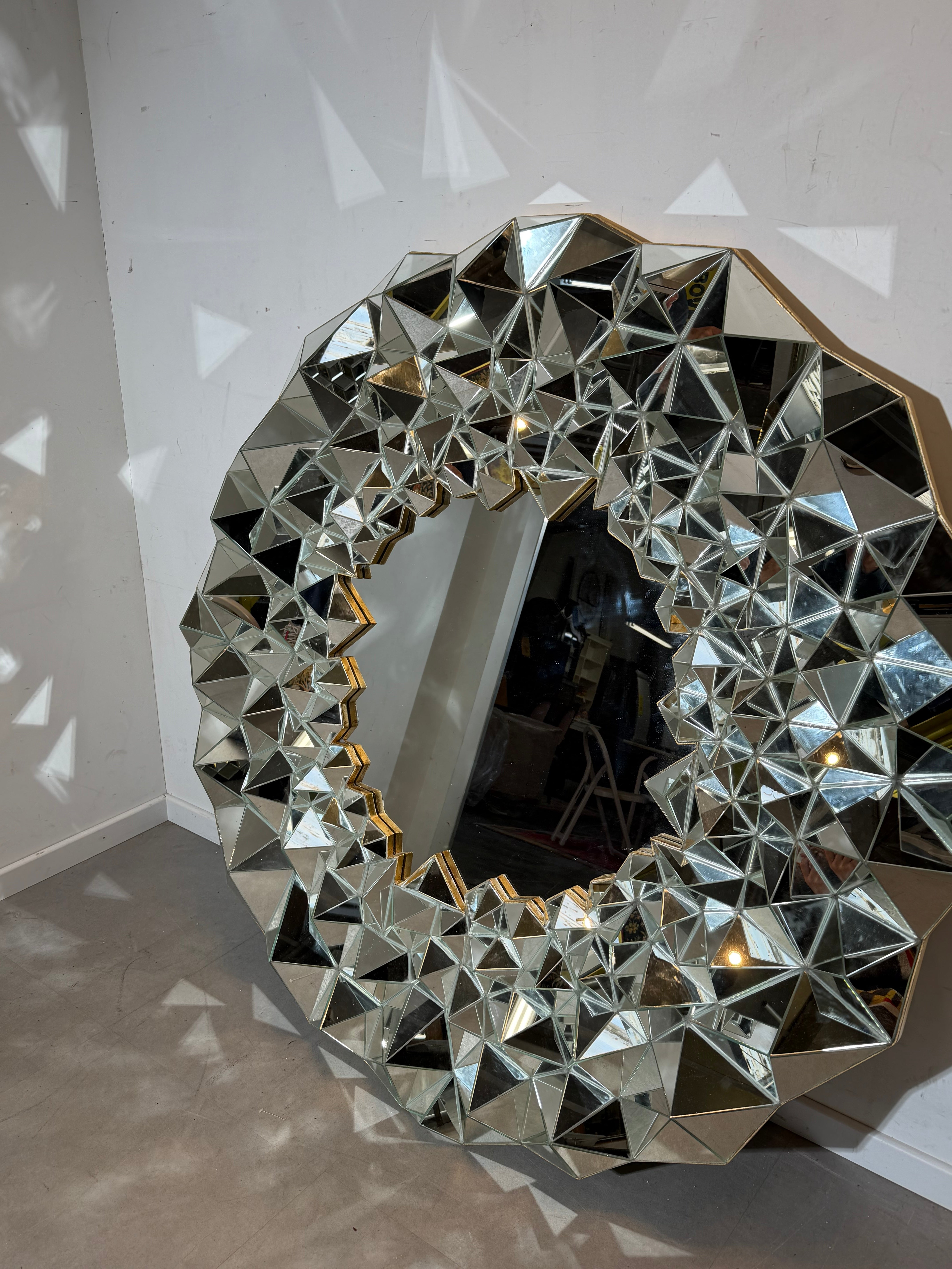 XL Faceted Sunburst Mirror – Sculptural Prism Mirror – Ø 160 cm