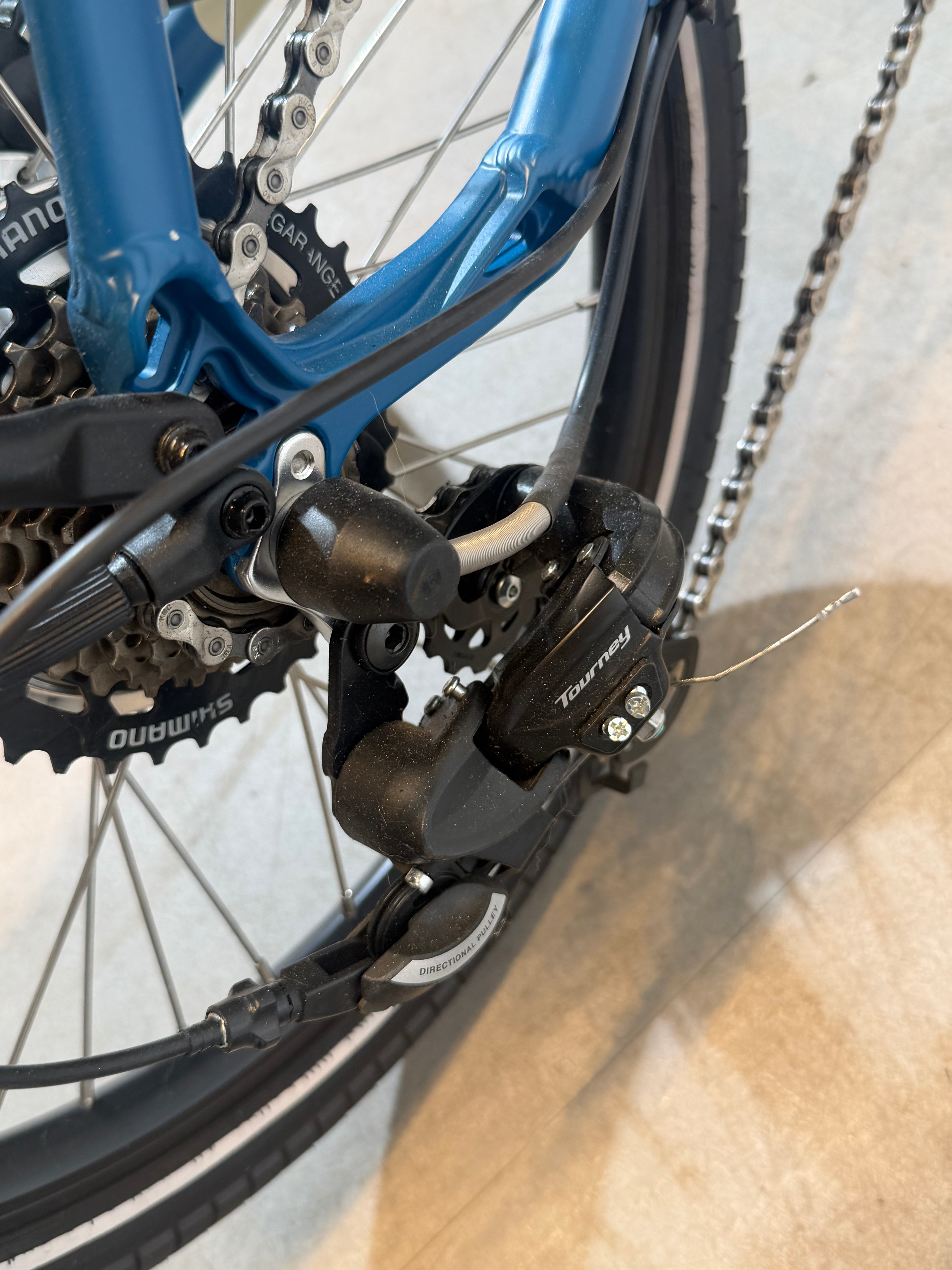 O2feel Peps Compact Electric Bike – Cobalt Blue – Shimano 7-Speed – As New