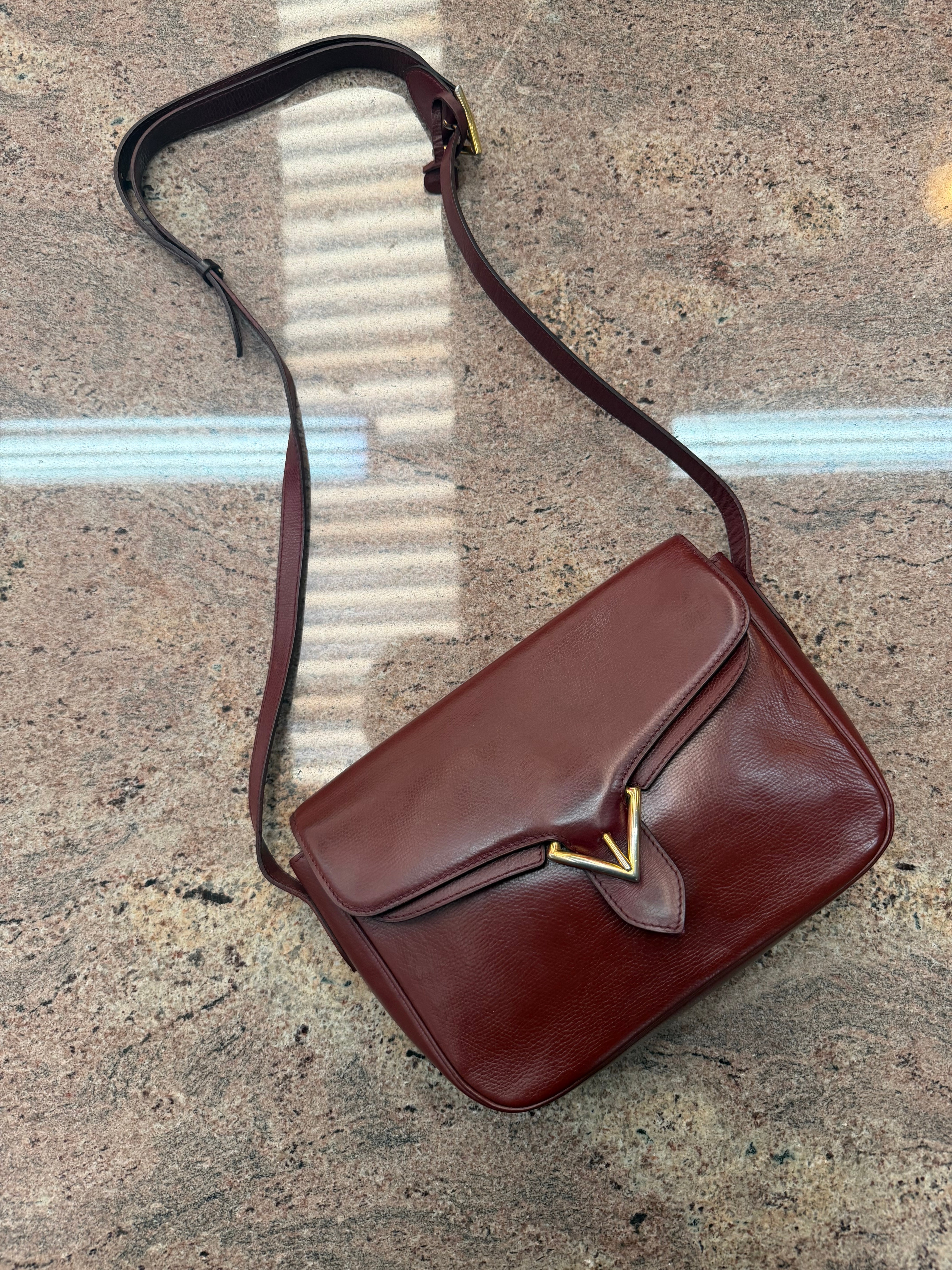 Vintage Delvaux Crossbody Bag – Burgundy Leather – Signature V Clasp – With Original Mirror