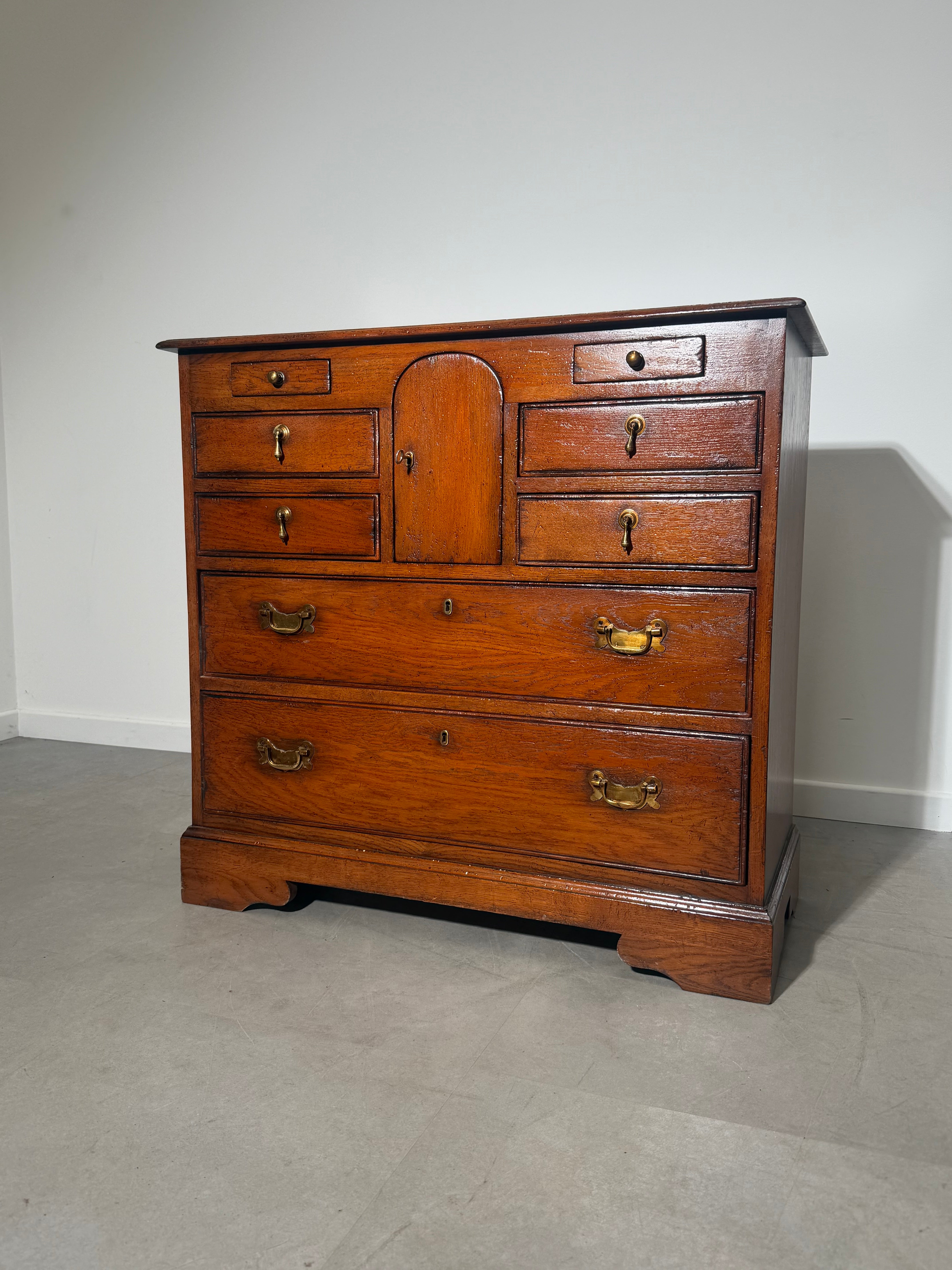 Chest of drawers - Antique Collection