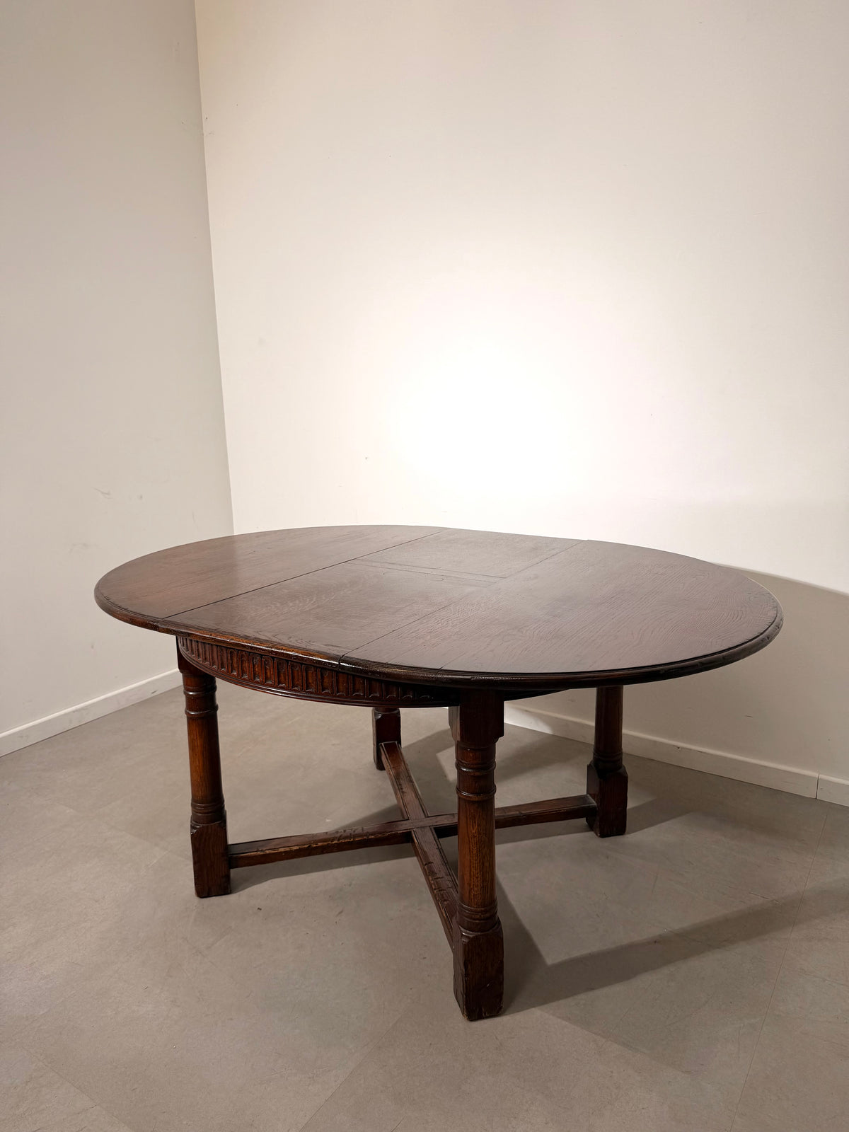 Old New England Oval Extendable Dining Table