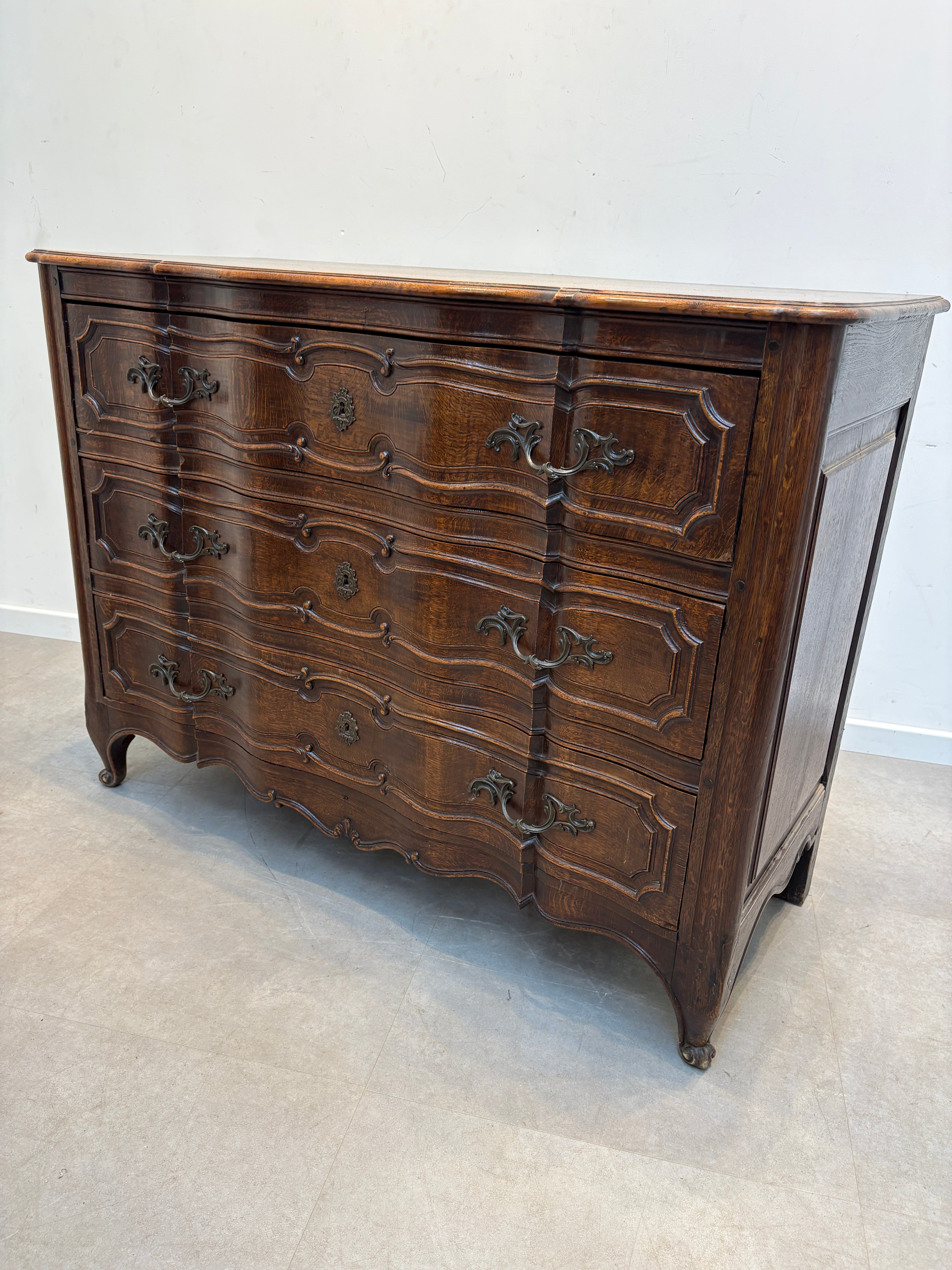 Commode ancienne à 3 tiroirs