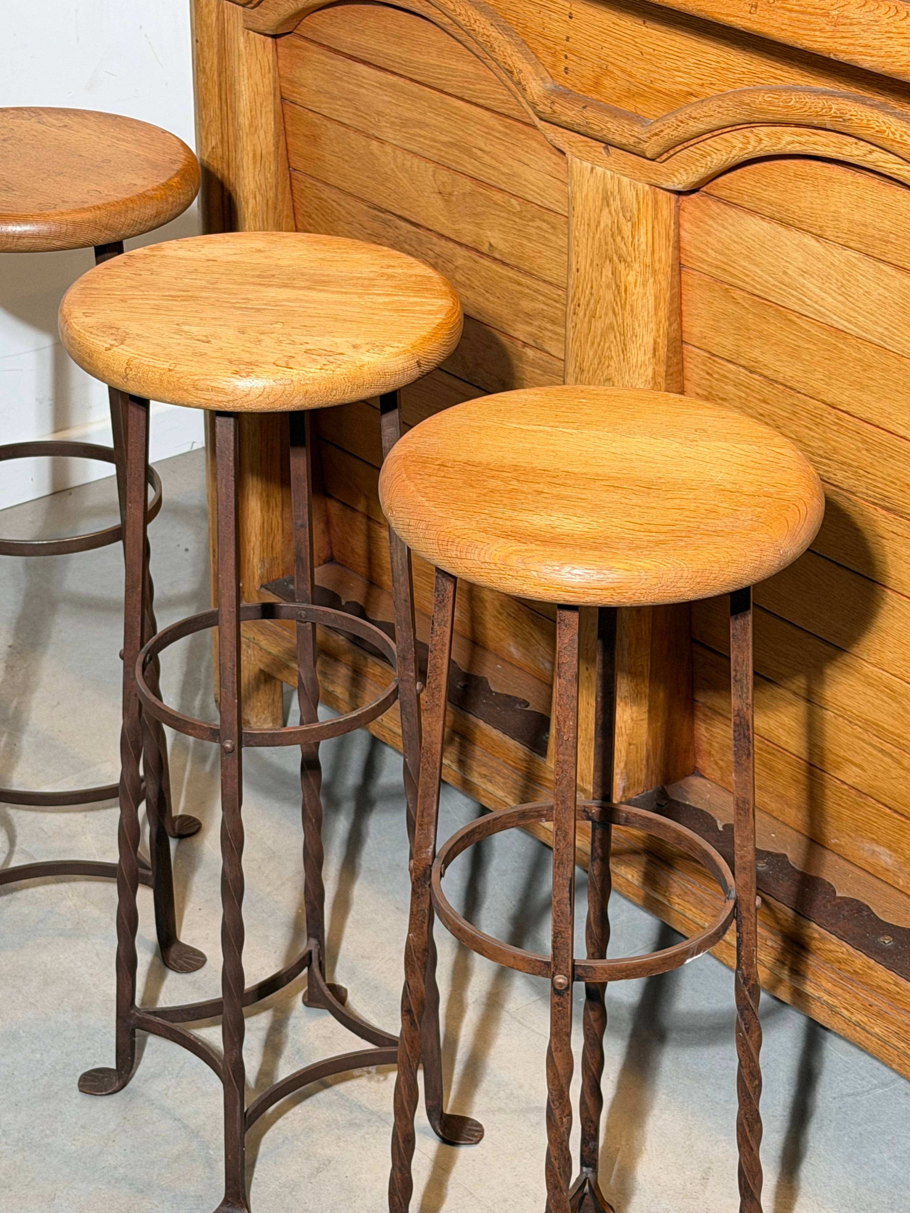 Massive Oak Bar Cabinet Set with Bar Counter & 3 Stools | Troc Leuven