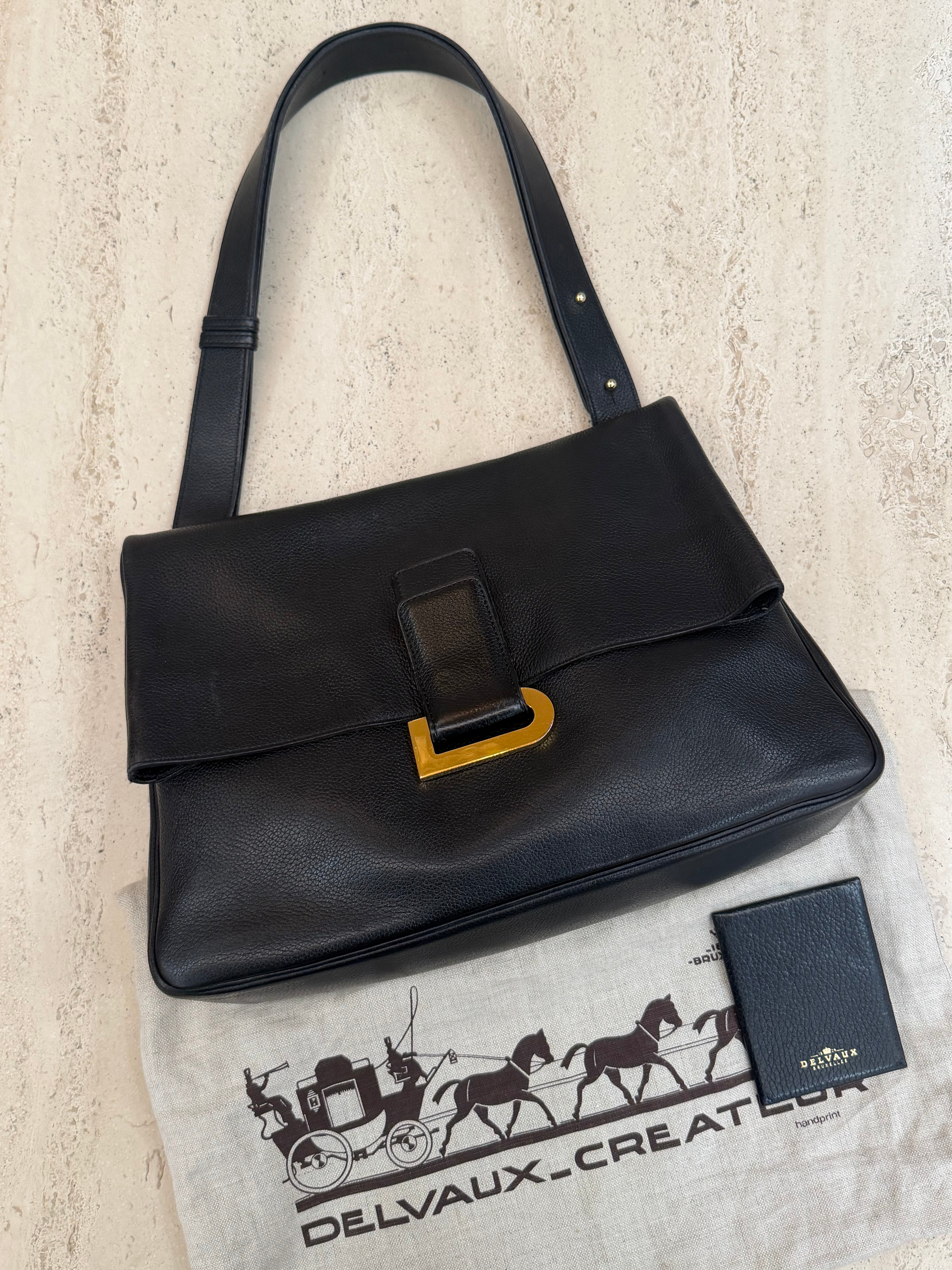 Delvaux Relais Trotteur Bag – Black Leather – With Dustbag & Mirror – 33 x 25 cm