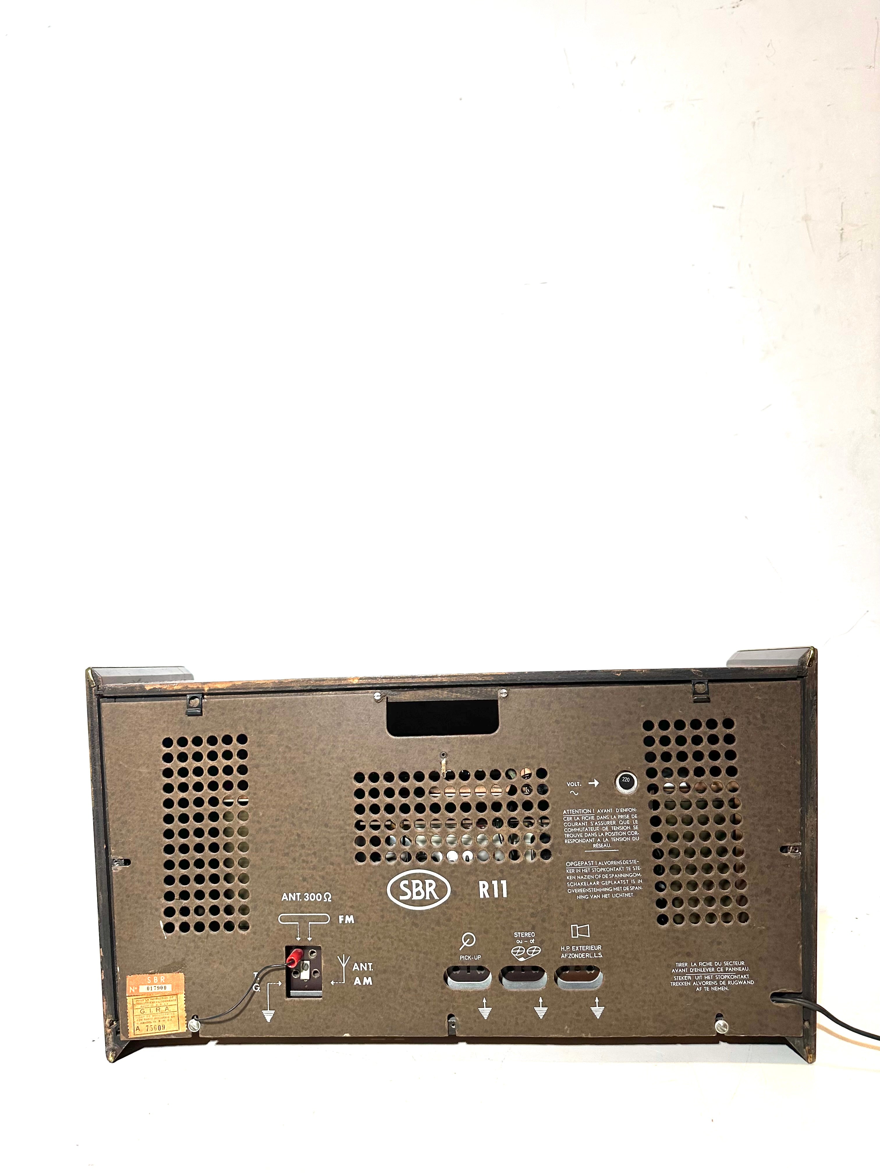 Vintage SBR R11 tube radio