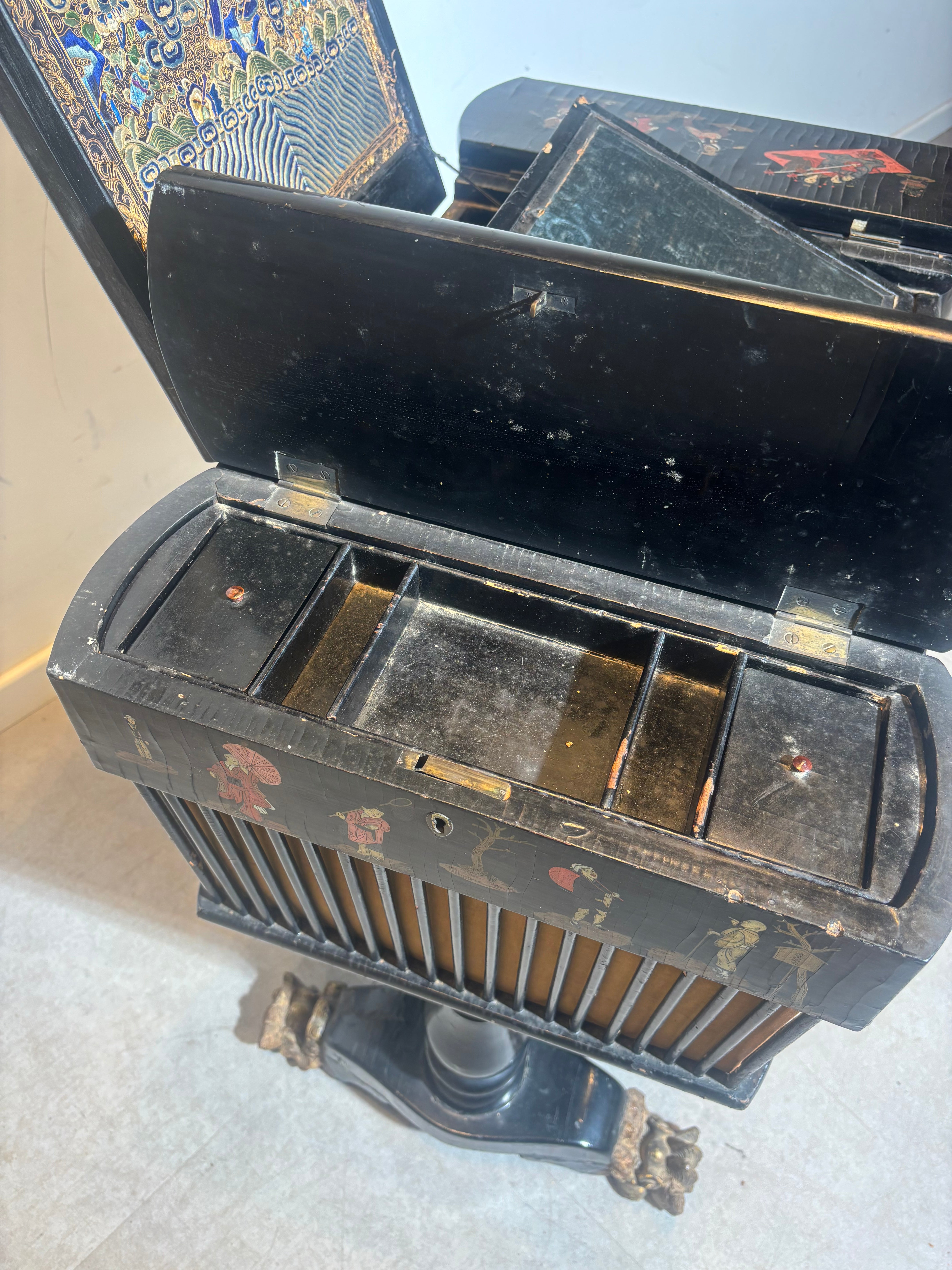 Chinese Sewing Cabinet , Kanton , 19th century