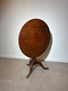 Antique foldable sidetable in oak wood