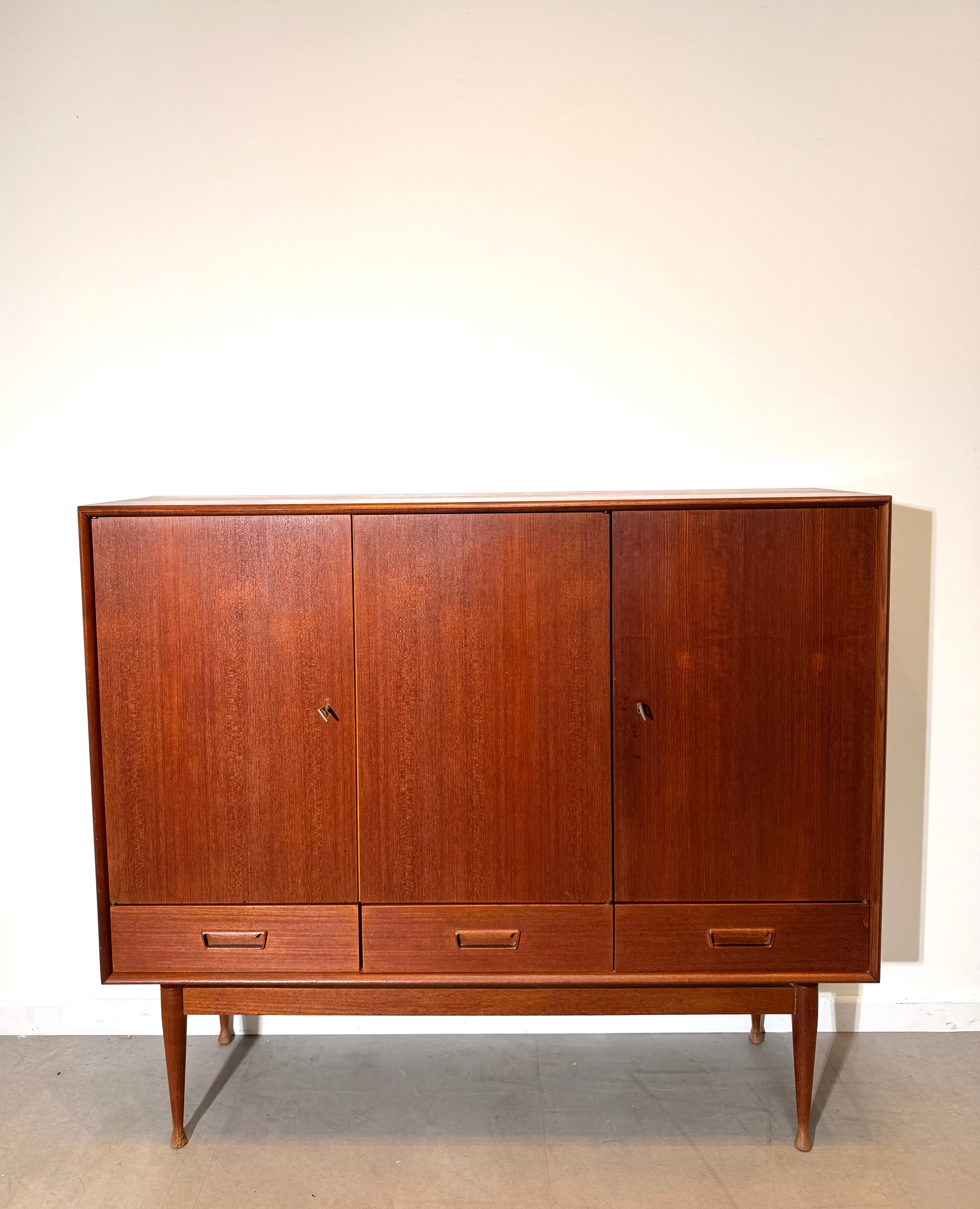 Vintage Mid-Century Teak Highboard / Drinks Cabinet – 1960s