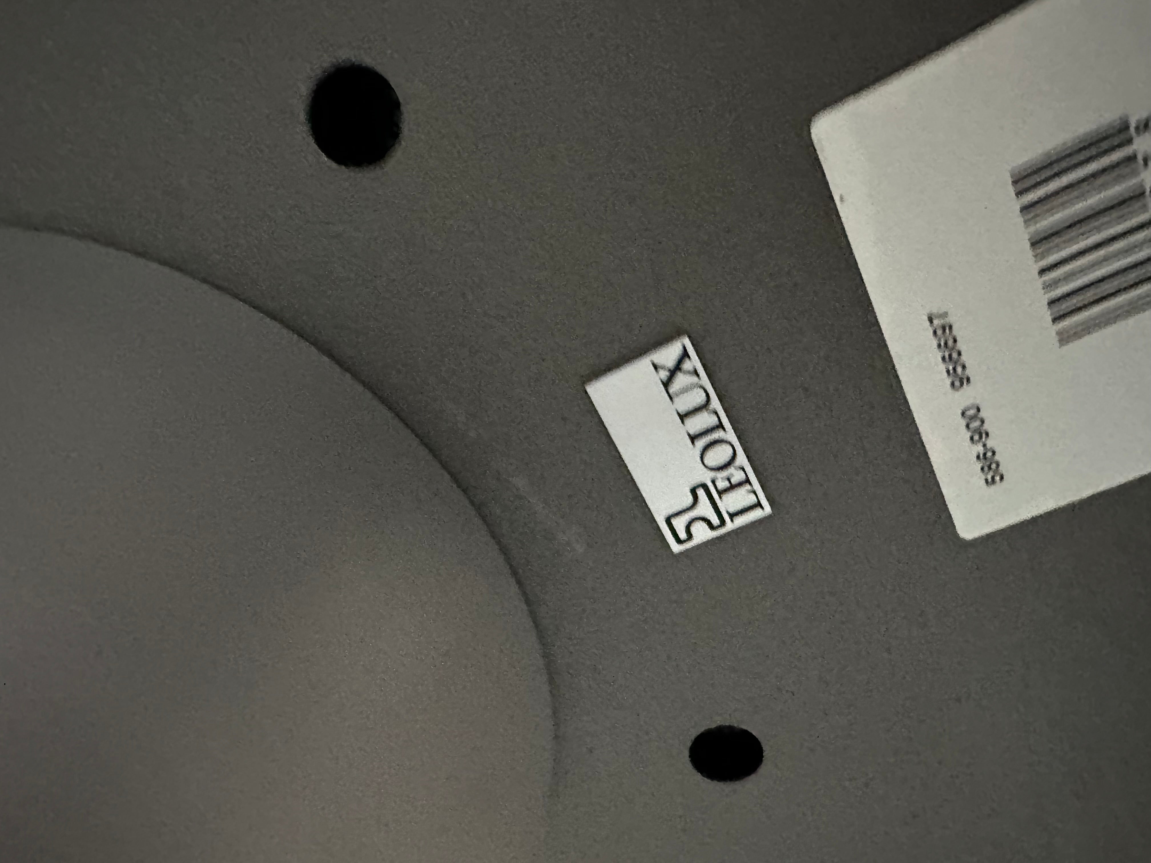 Leolux Extendable Dining Table "Calbuco"