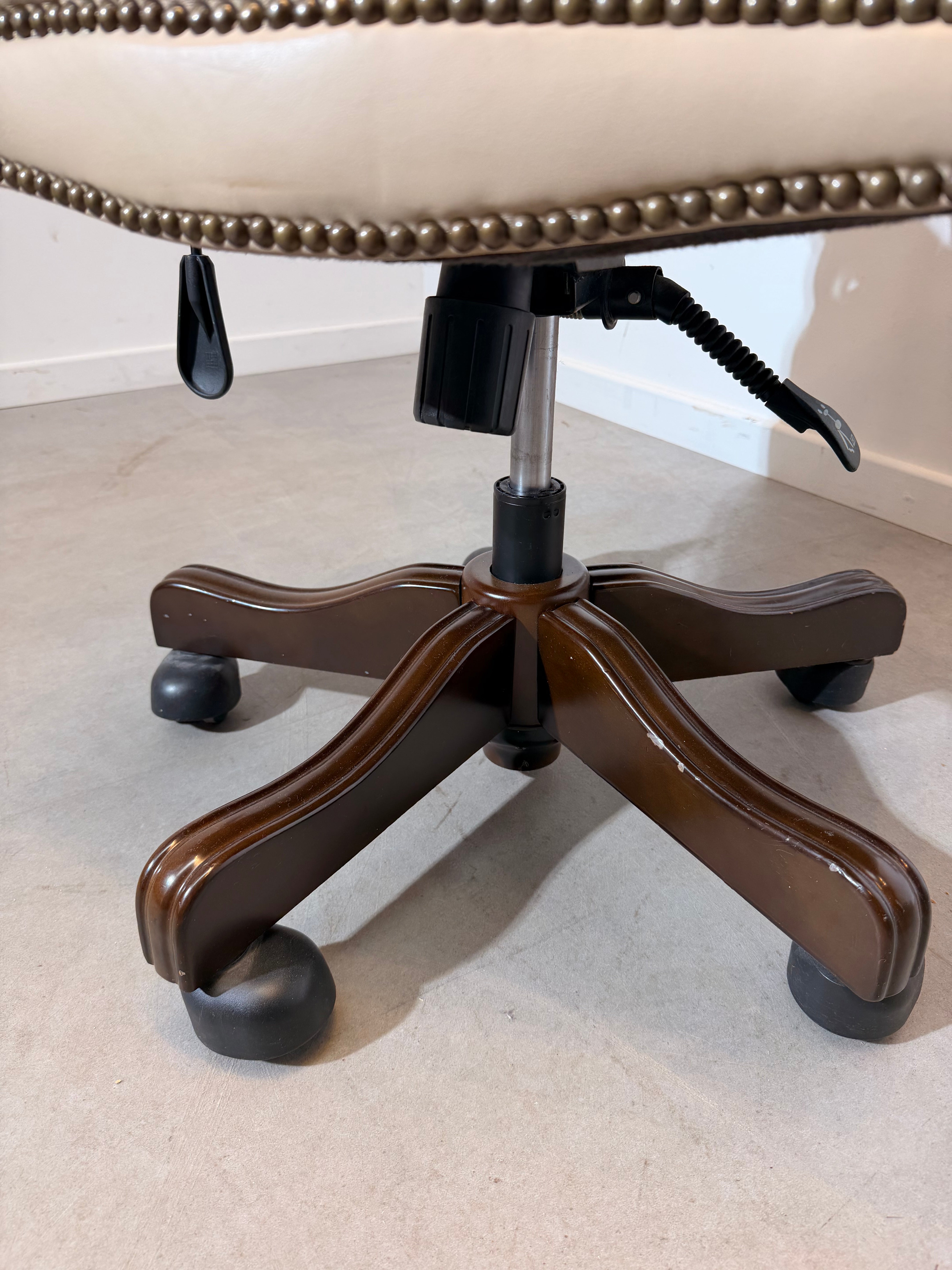 Chesterfield Style Executive Office Chair