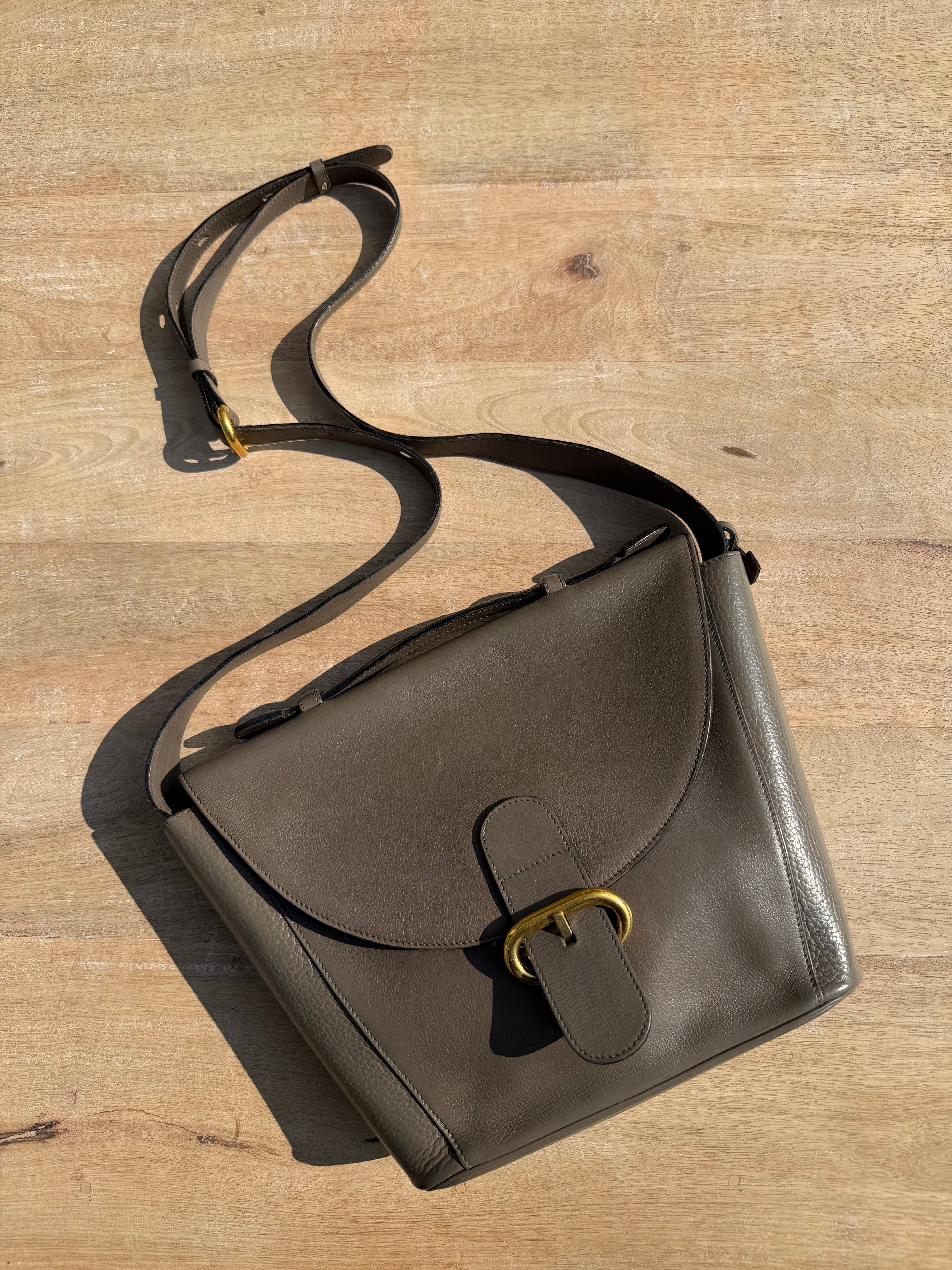 Delvaux Taupe Leather Crossbody Bag – Timeless Elegance – 25 x 33 cm