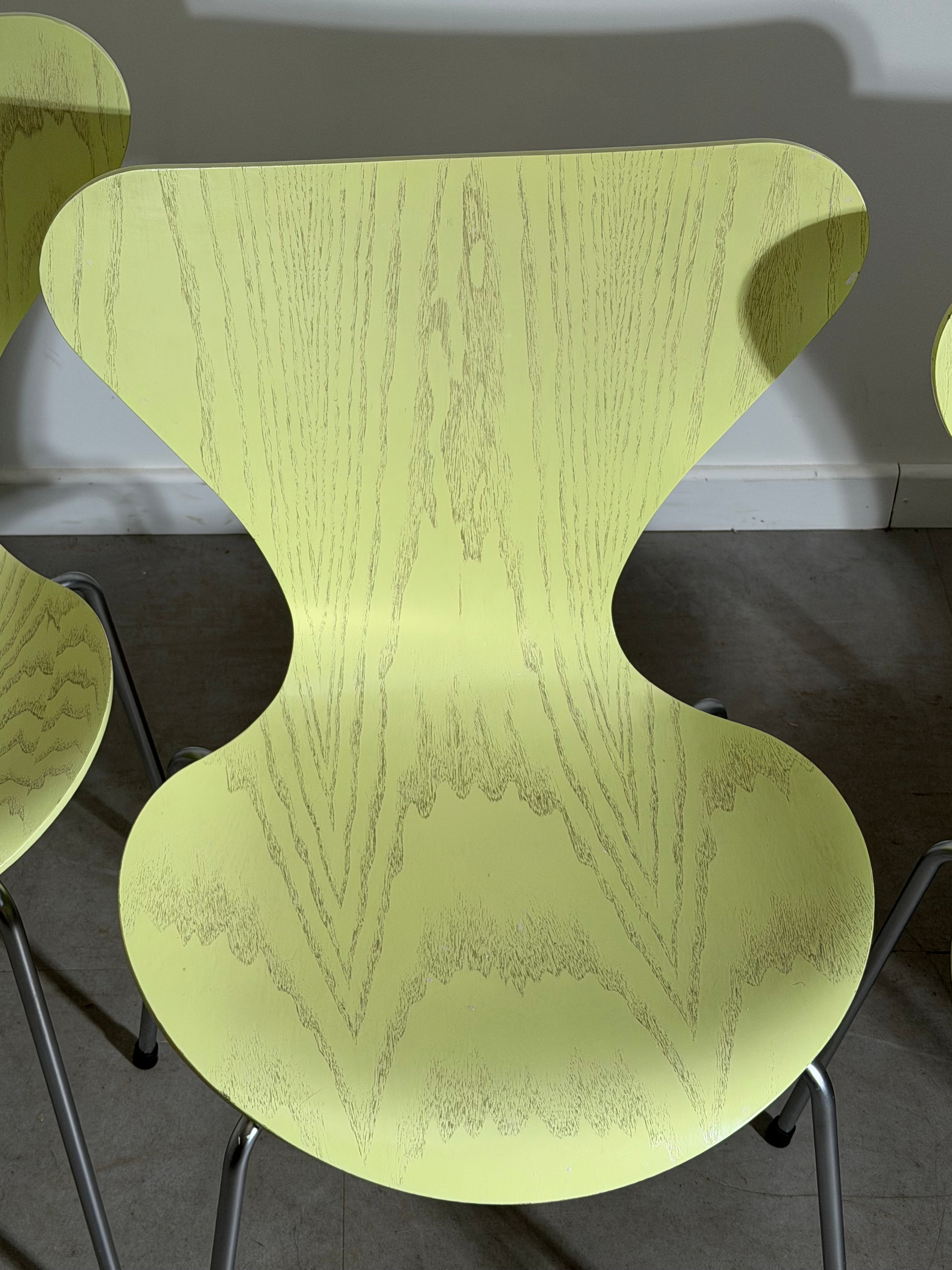 Set of 6 Fritz Hansen Series 7 Chairs – Arne Jacobsen – Lime – 2007
