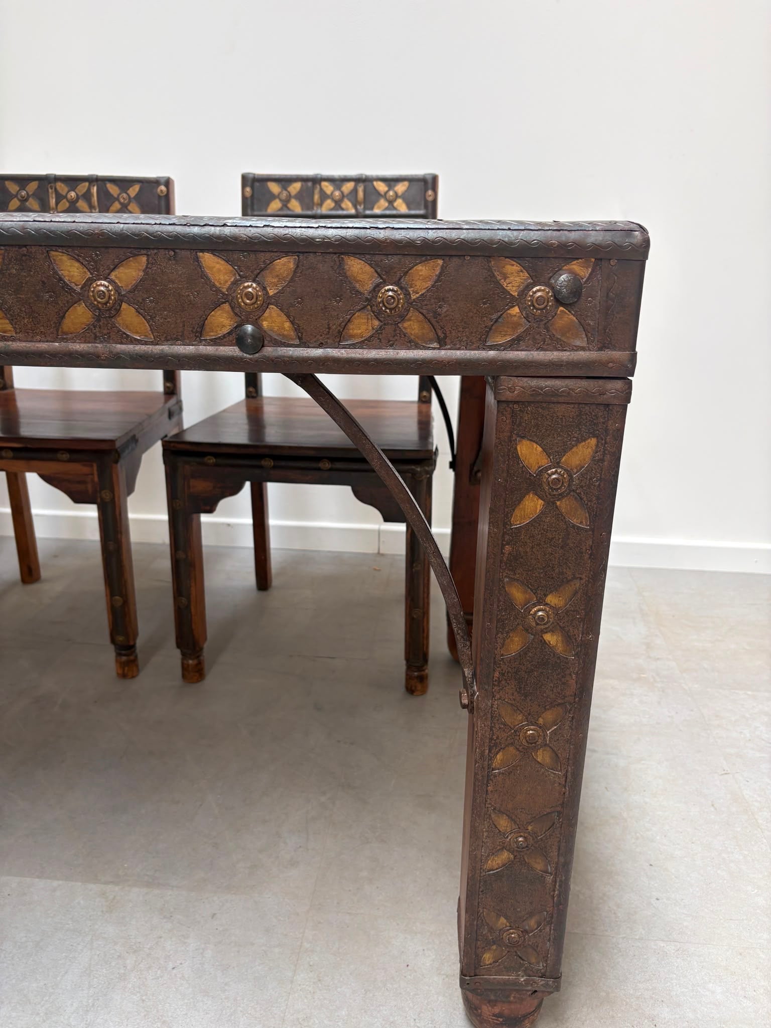 Antique Indian Dining Table with 6 Chairs