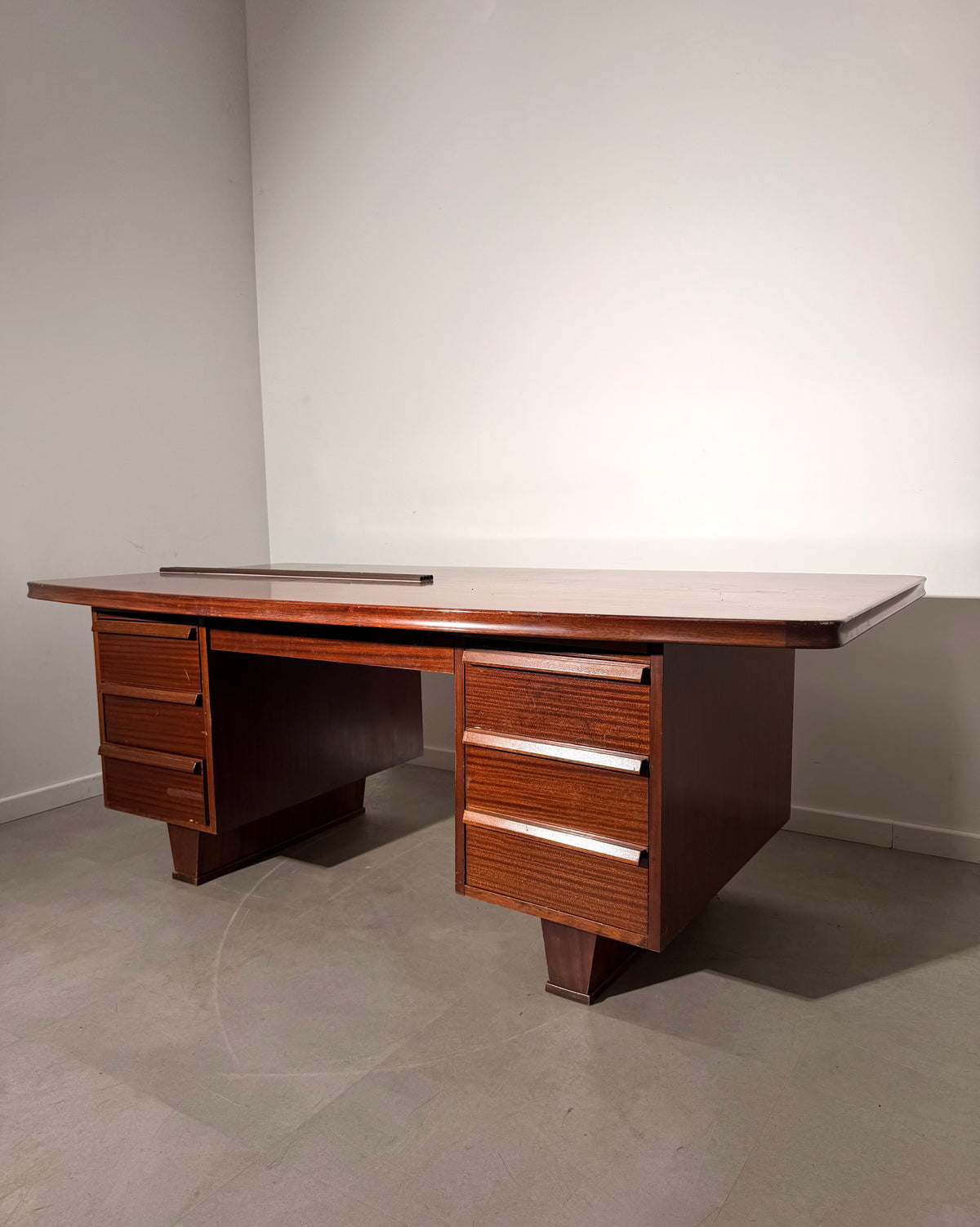 Vintage Executive Desk in Mahogany
