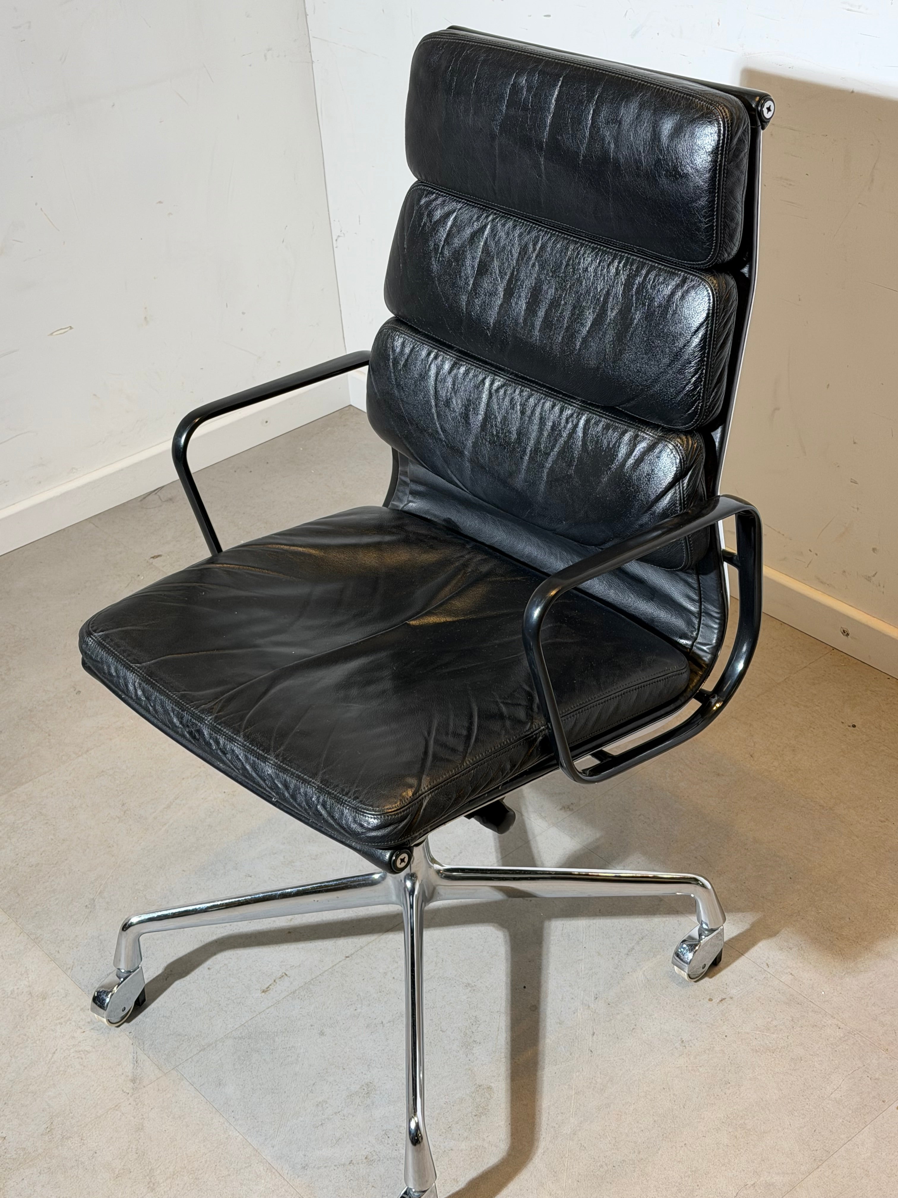 Herman Miller EA 219 Office Chair by Charles & Ray Eames 1970’s