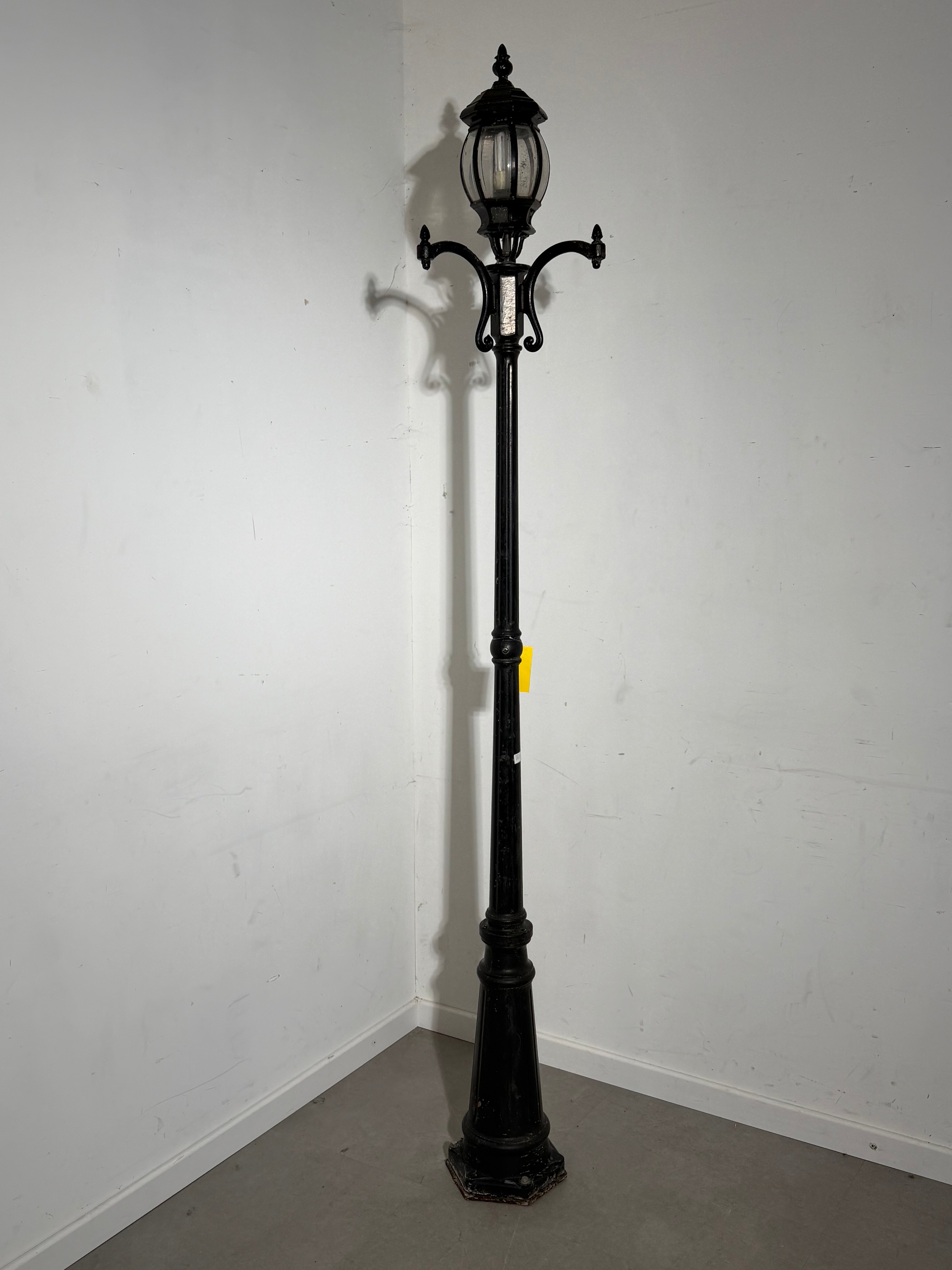 Vintage Cast Iron Street Lamp Post – 245 cm