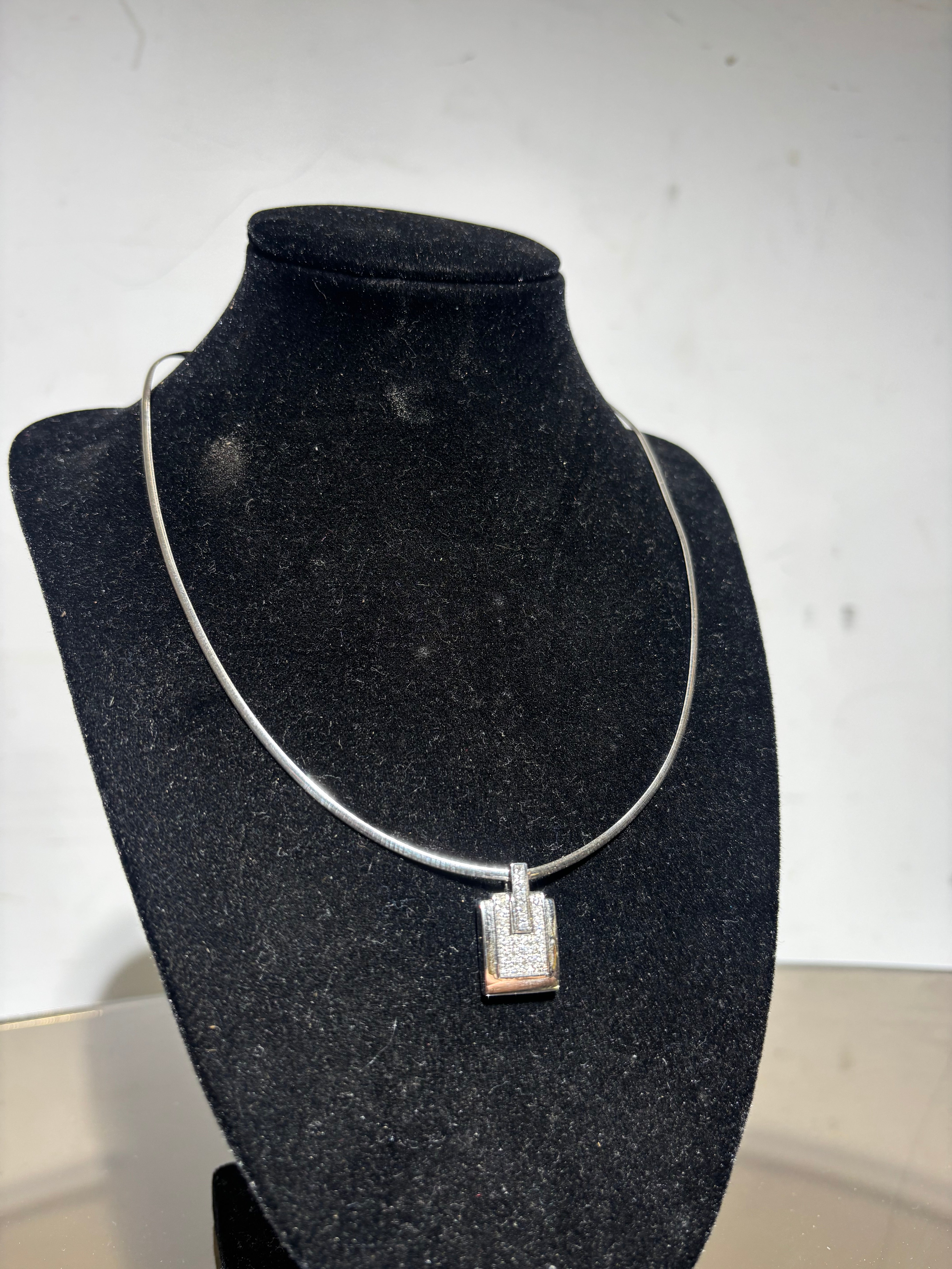 18Kt White Gold Pendant With 0,48 Brilliant