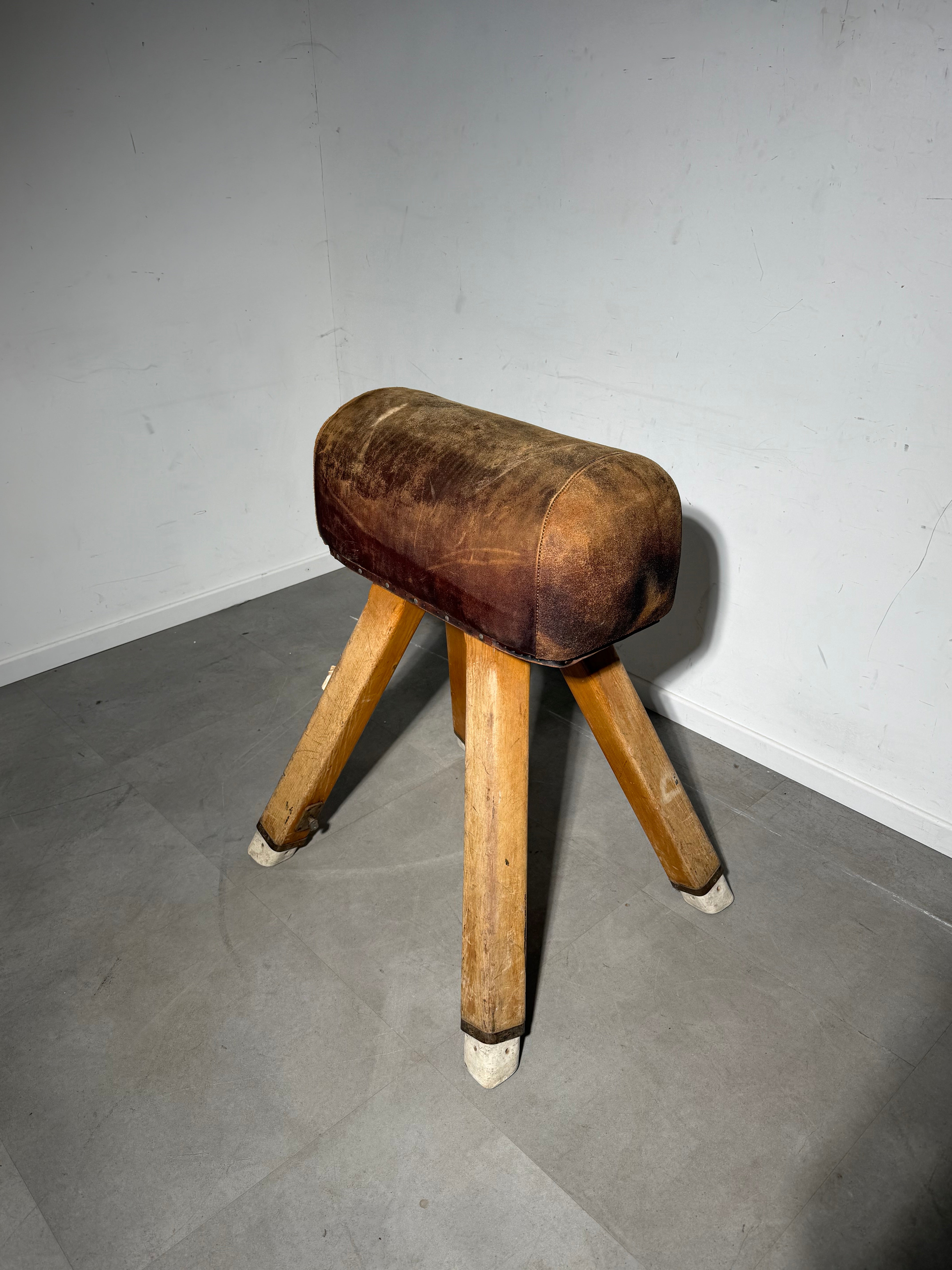 Vintage Leather Gym Horse – Authentic Sports Equipment