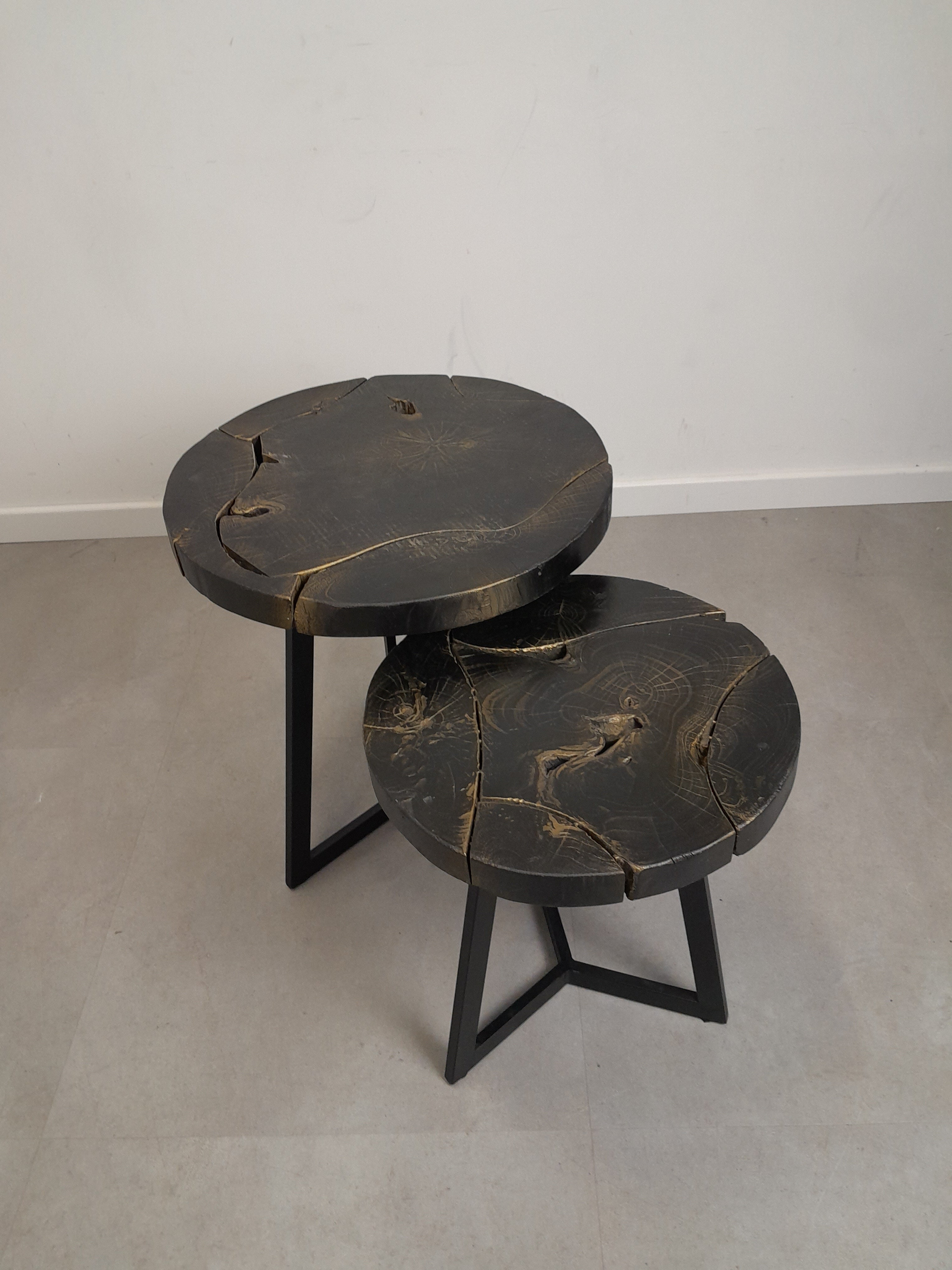 Pair of wooden coffeetables