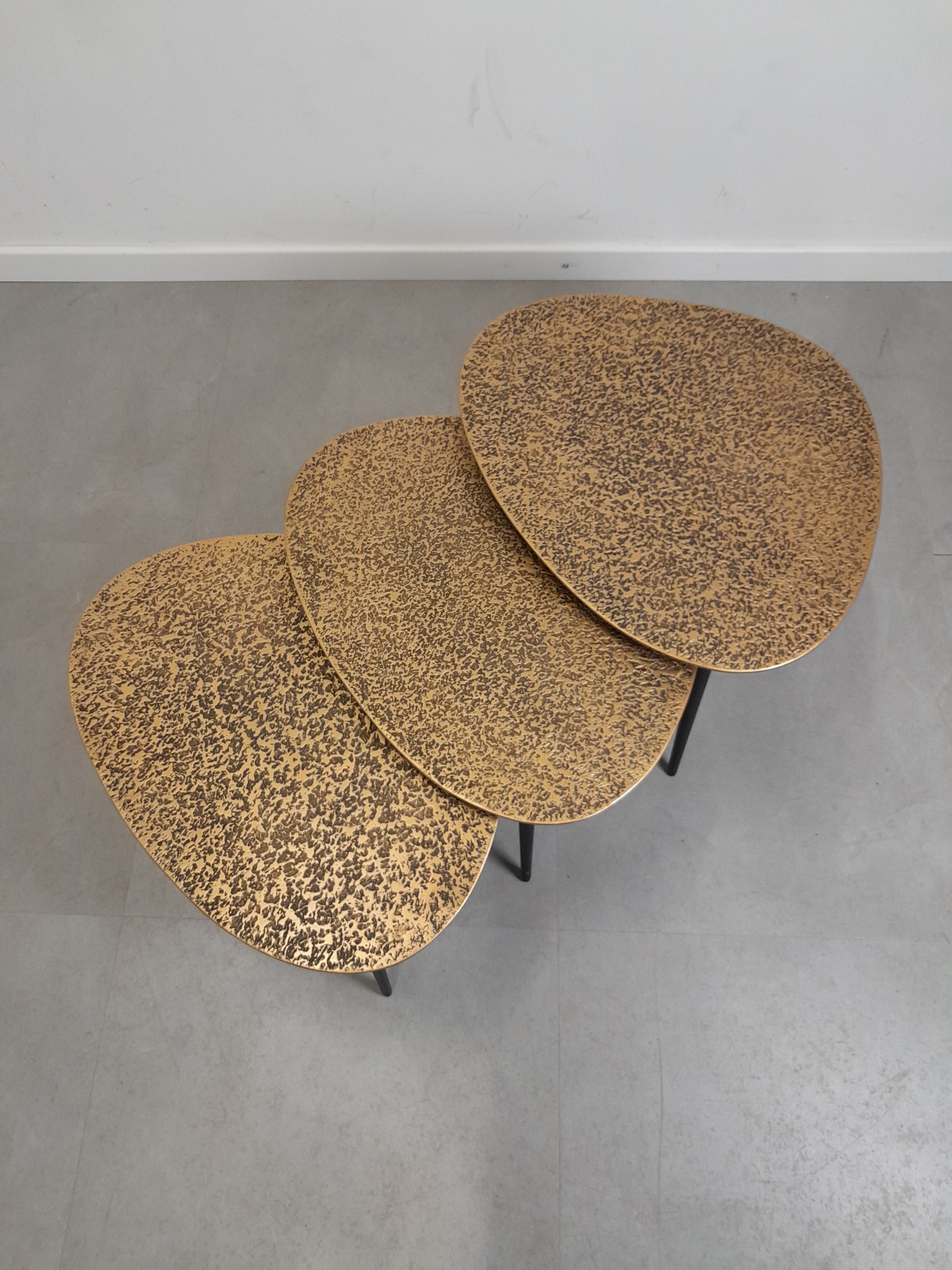 Set of 3 coffeetables - Gold look