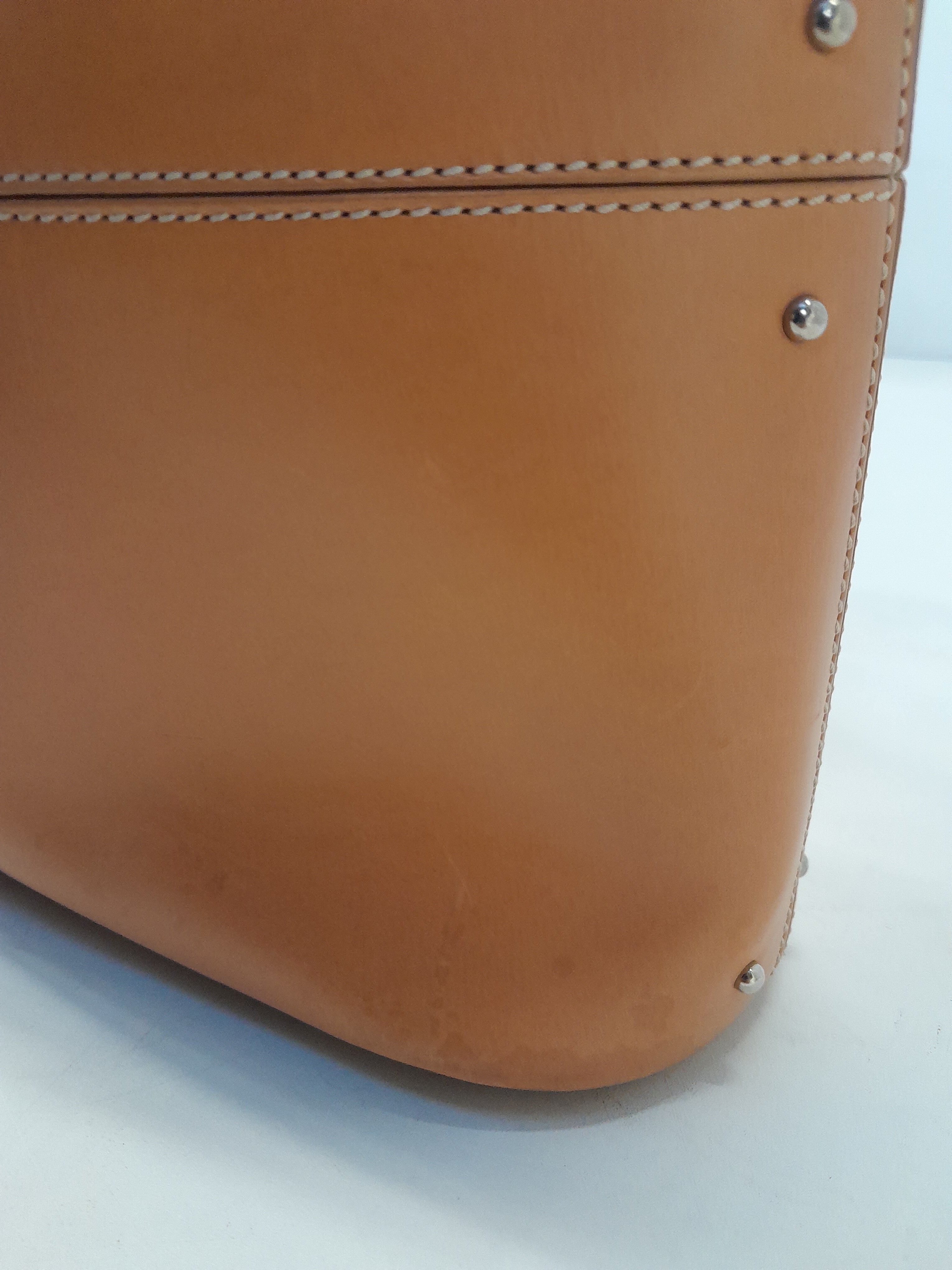 Tod's beige leather handbag