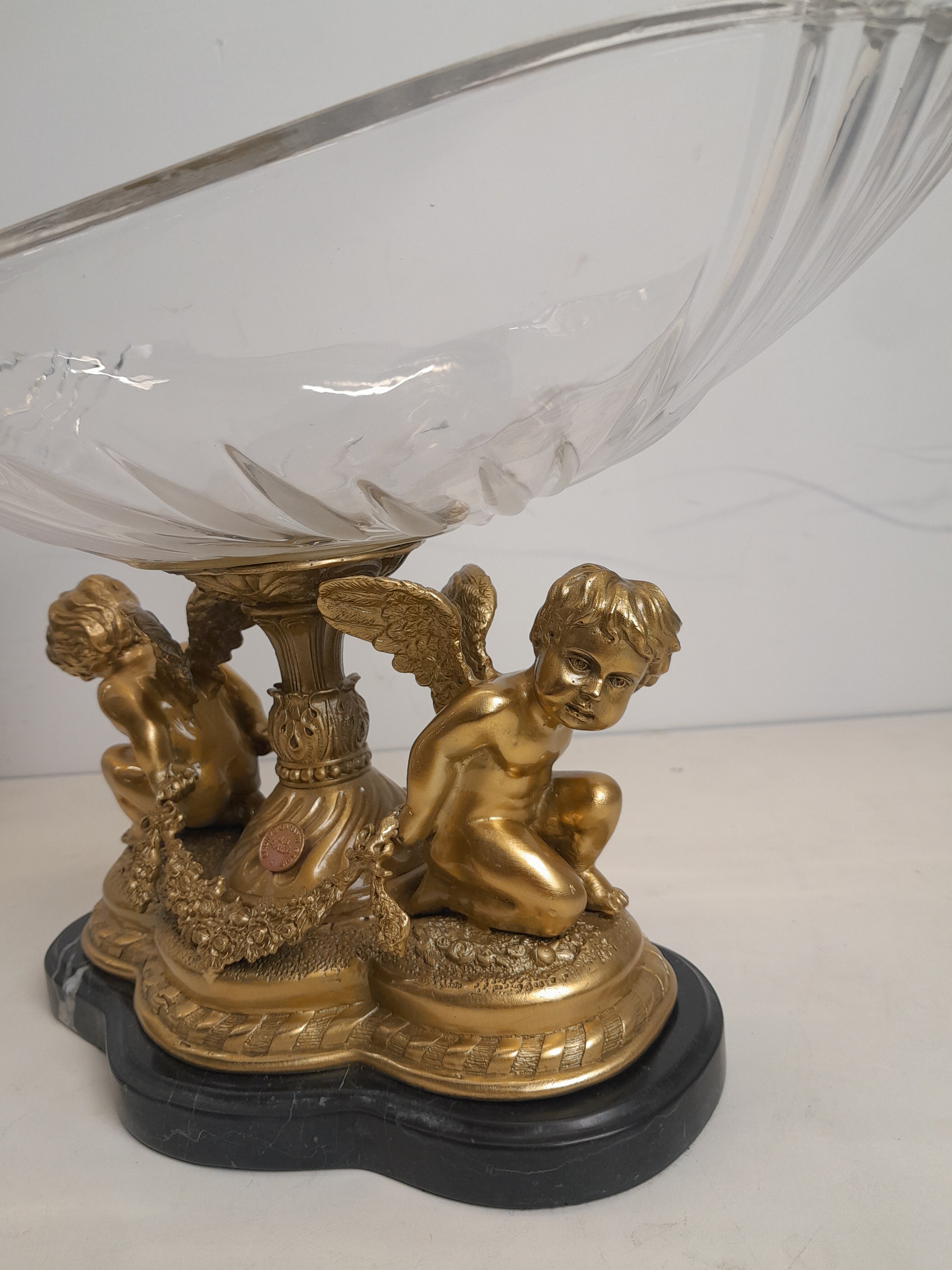 Plateau en cristal orné d'anges en bronze