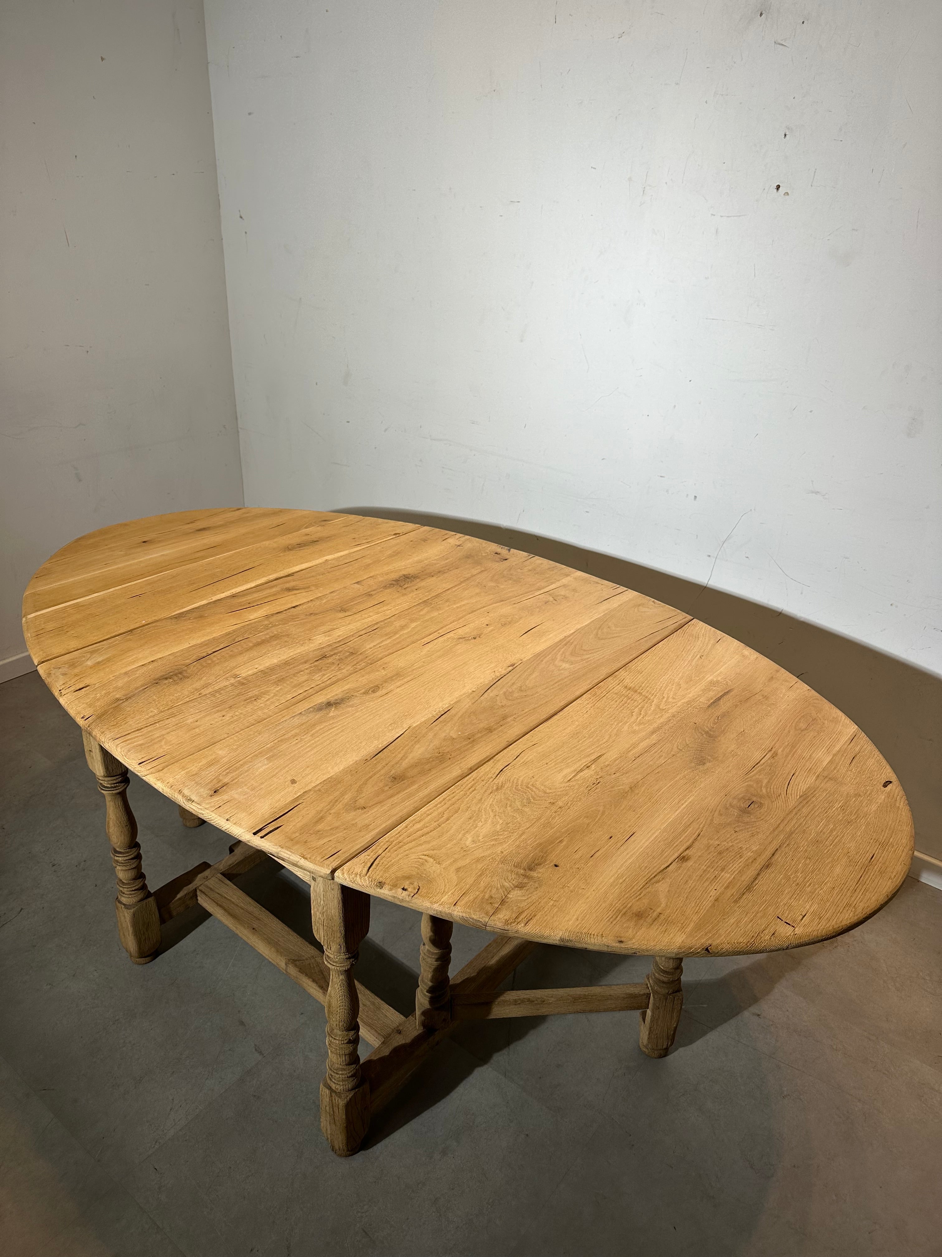 Vintage Solid Oak Drop-Leaf Dining Table – Extendable
