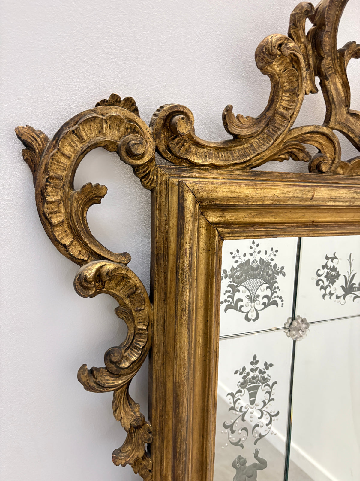 Large Venetian Rococo Giltwood Mirror with Etched Glass