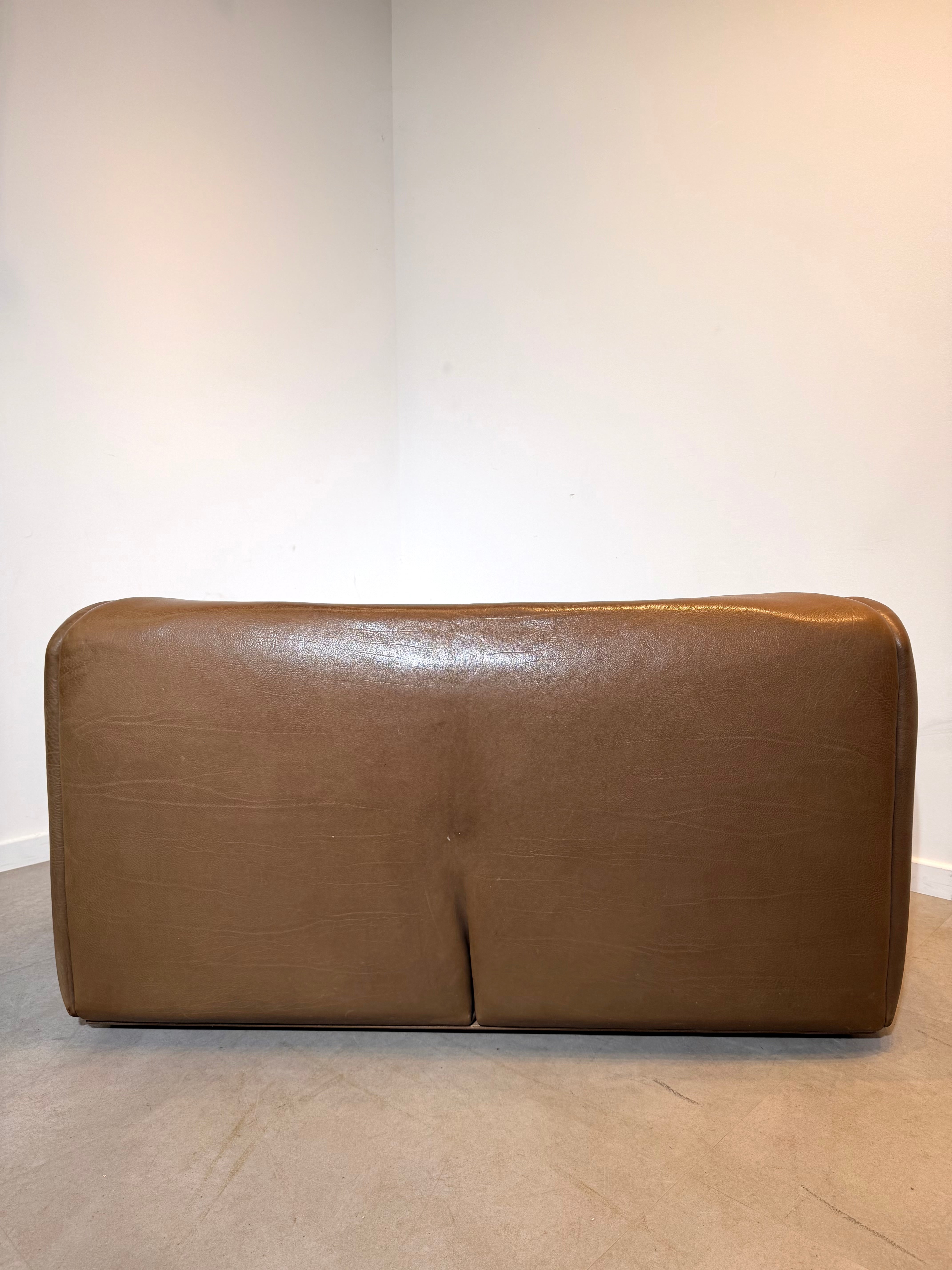 De Sede DS-47 Vintage Neck Leather 2 Seater Sofa – Cognac