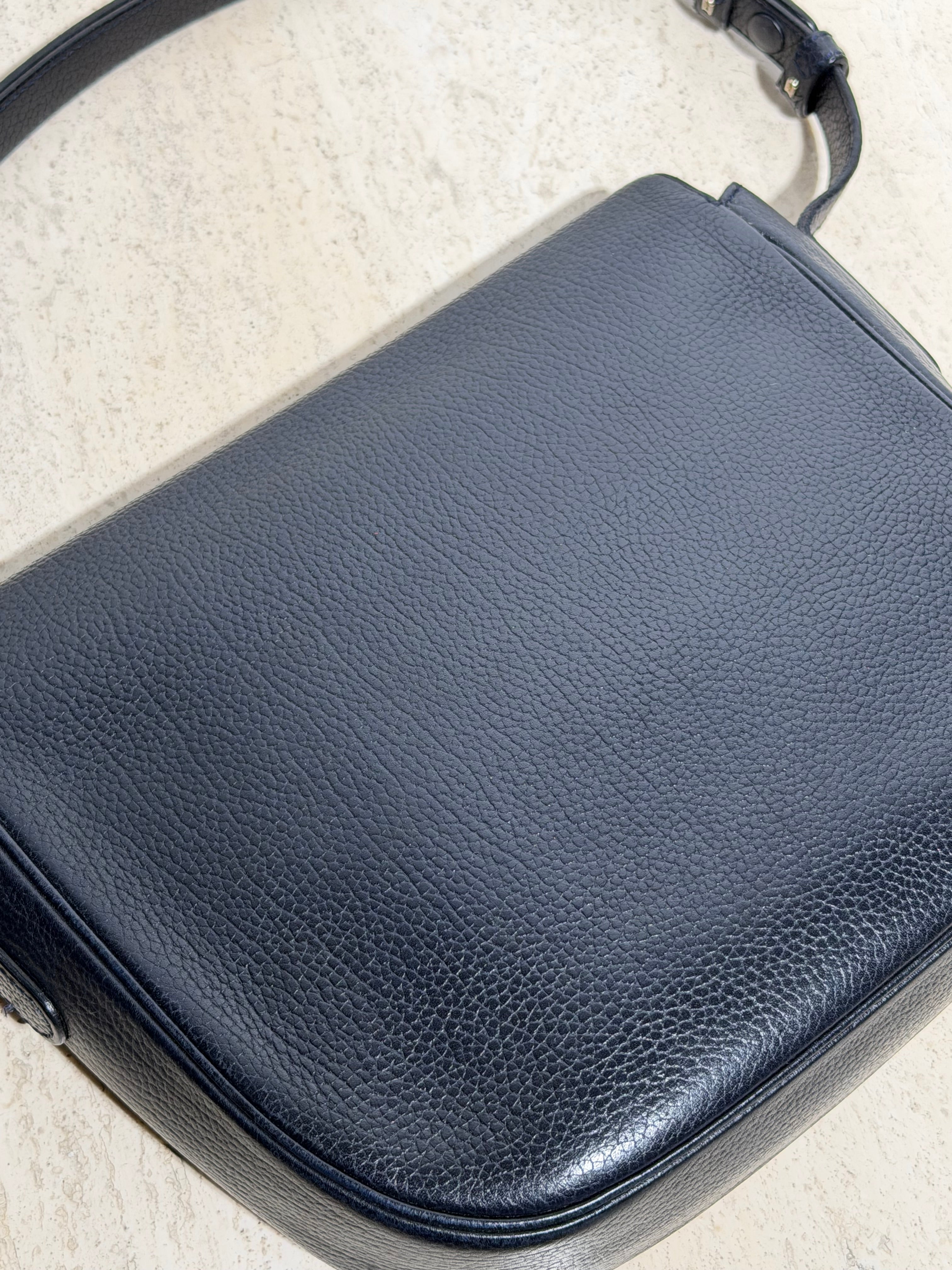 Delvaux “Diva” Marineblauw