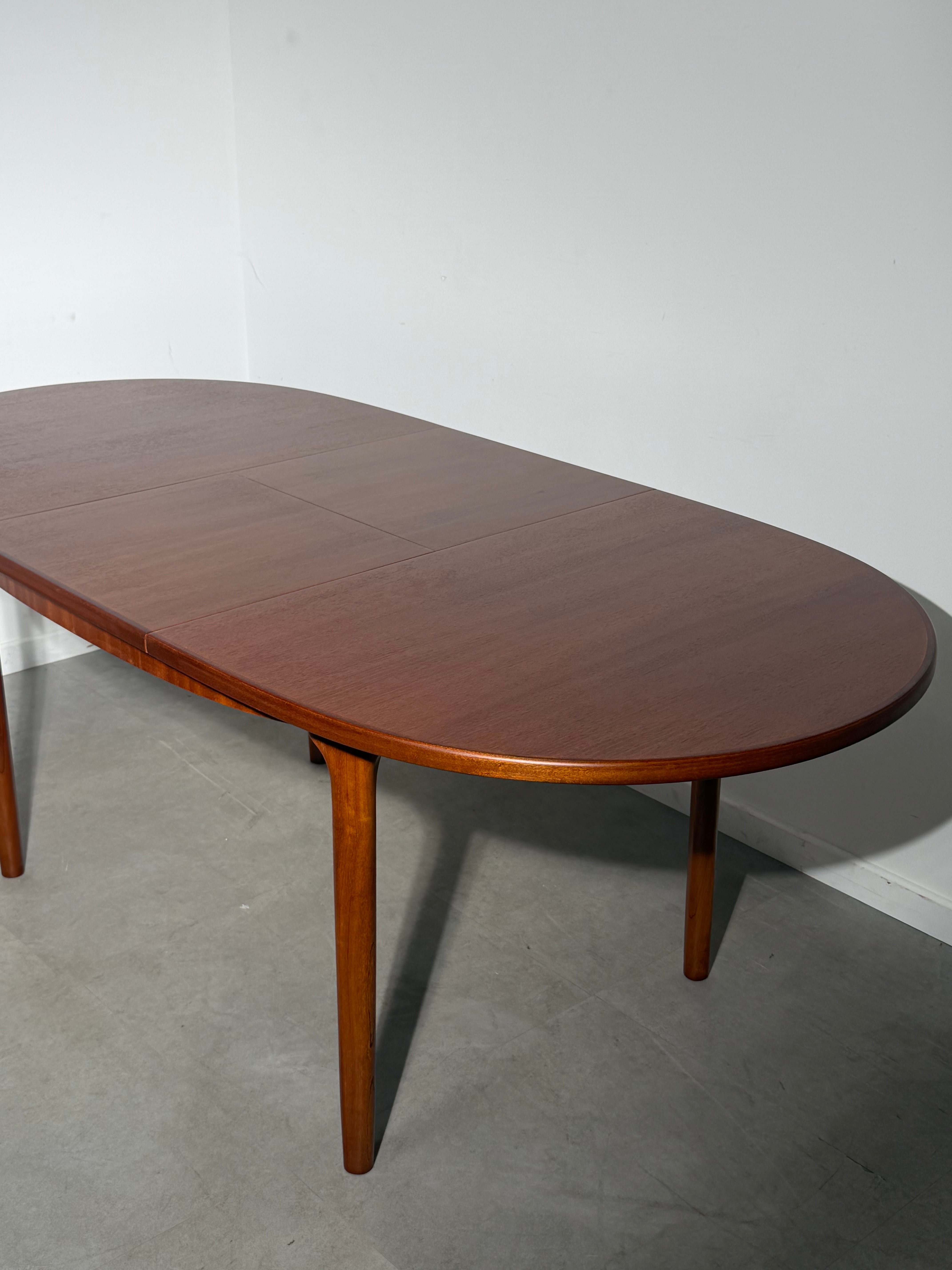 A.H. McIntosh Extendable Teak Dining Table – Mid-Century Modern