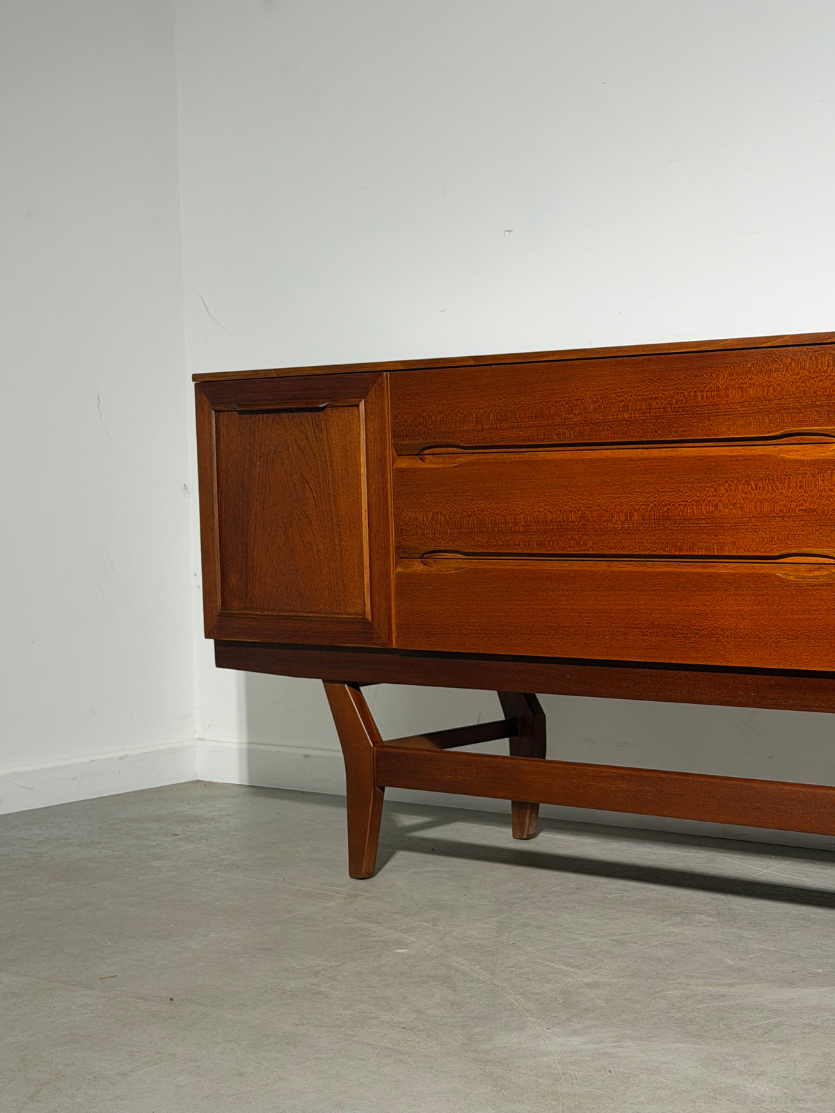 Beautility Teak Sideboard – British Mid-Century Modern, 1960s