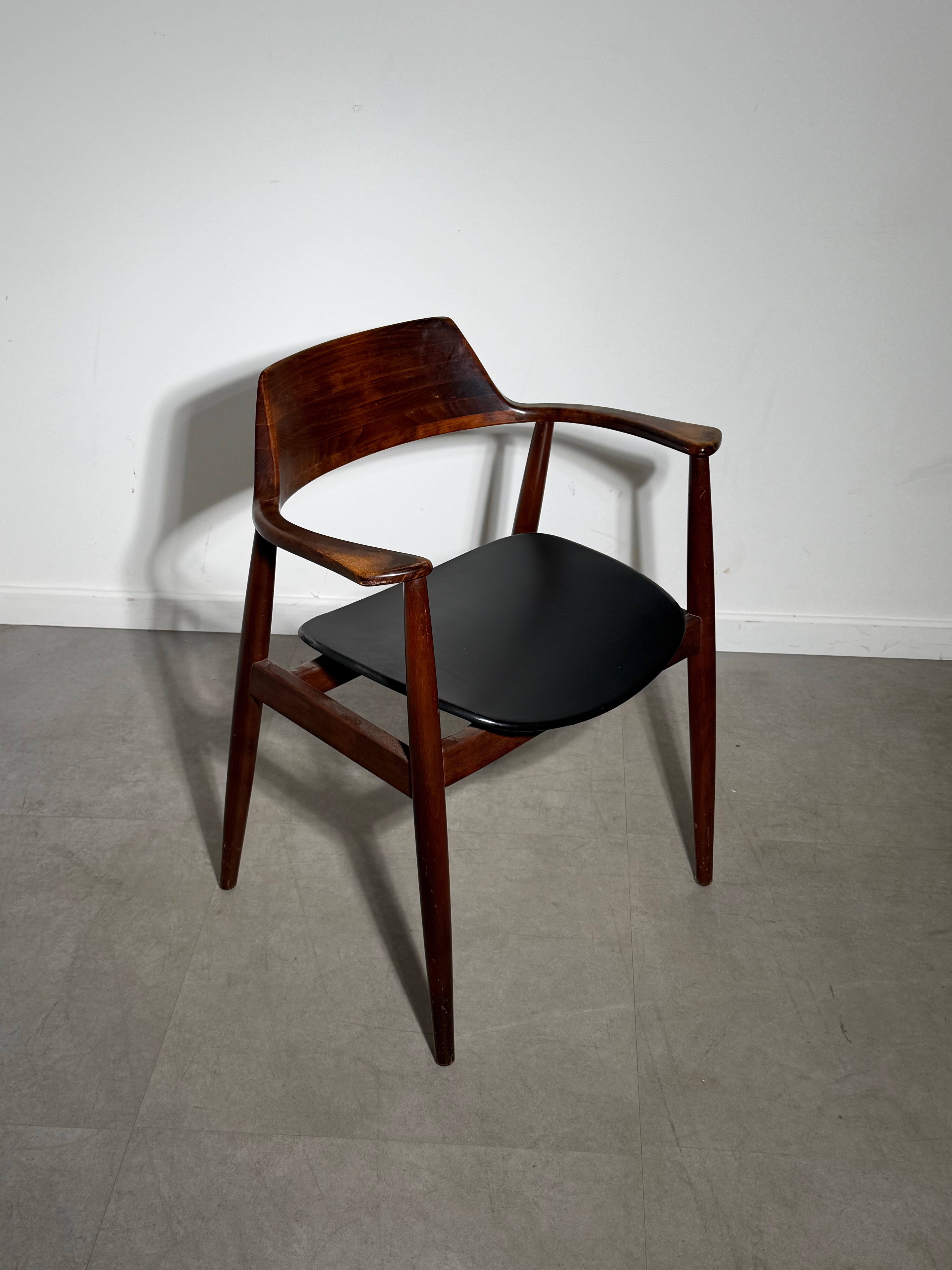 Vintage V-Form Armchair