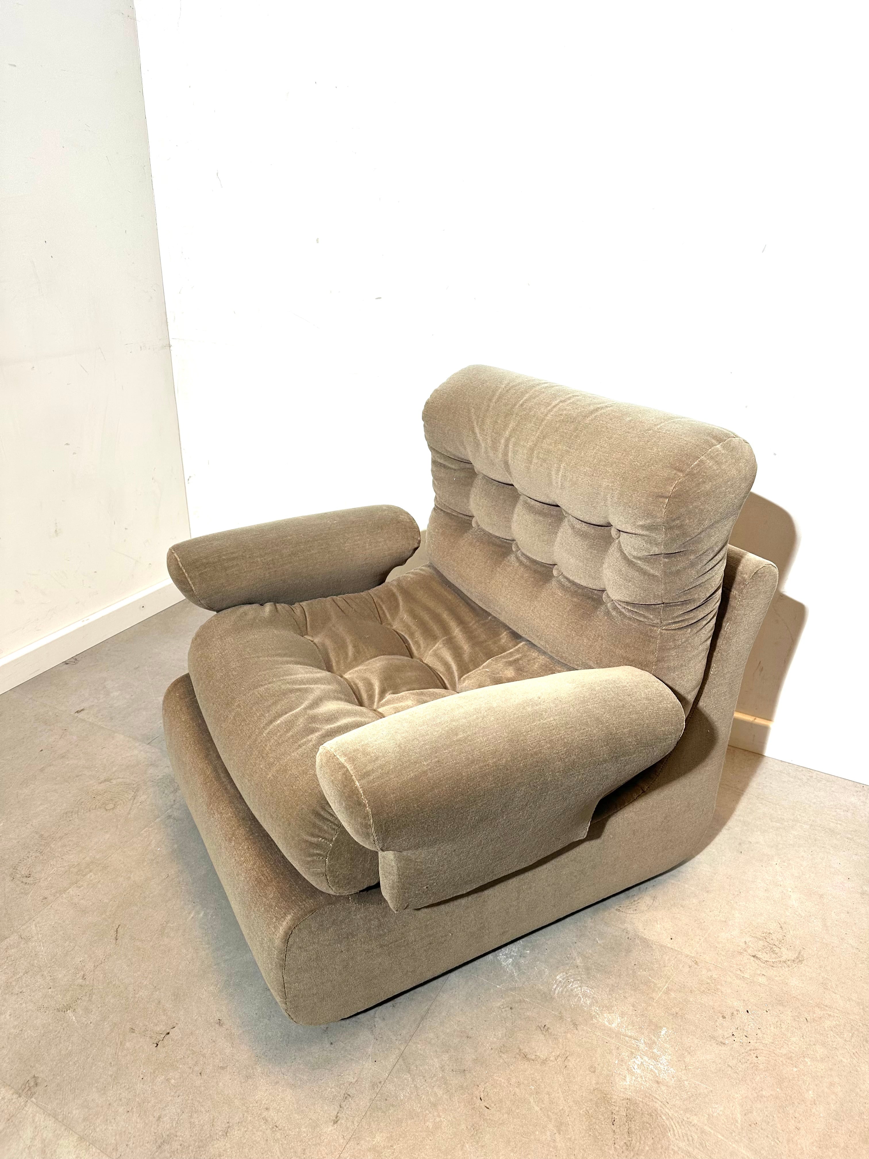 Vintage Lounge Chair Beige