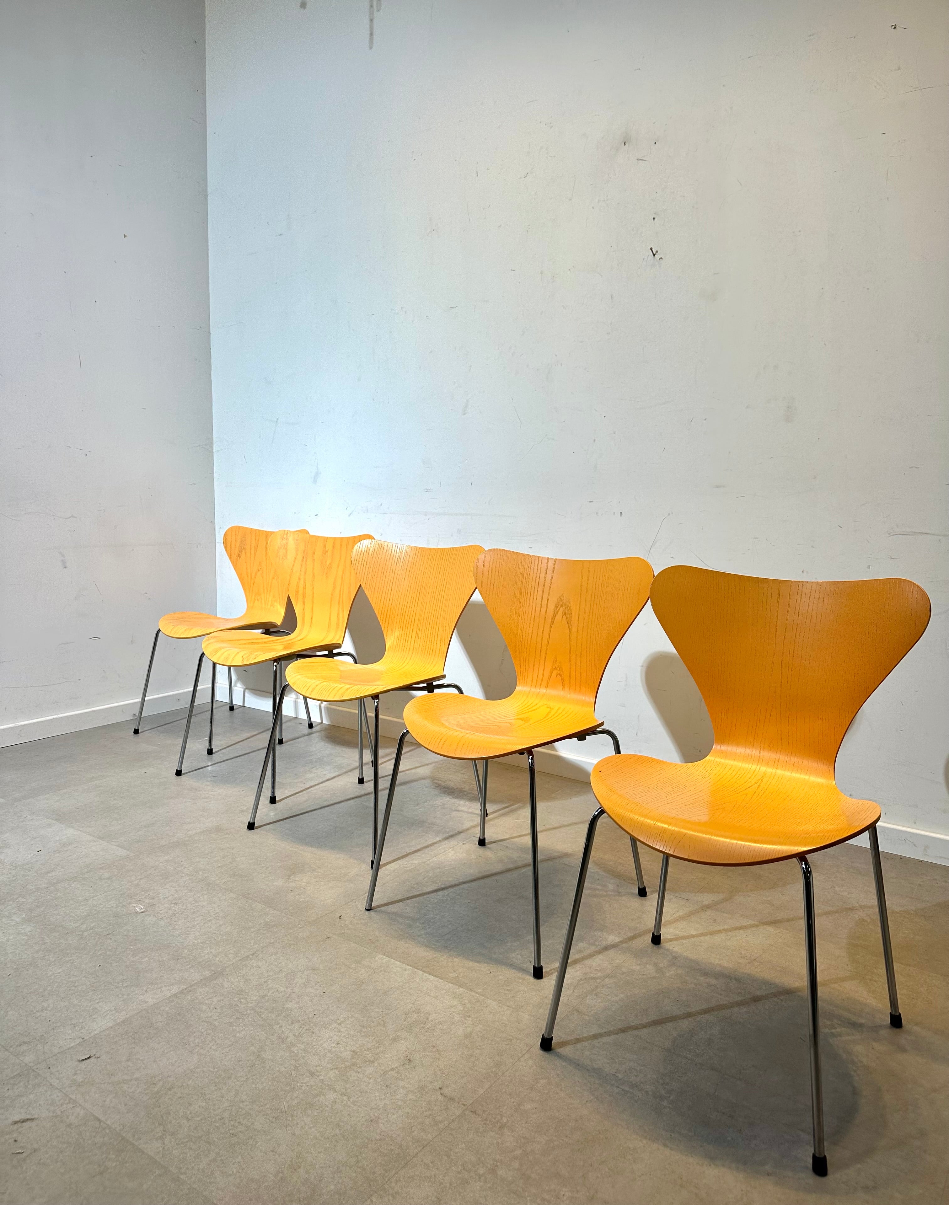 Fritz Hansen "Series 7" Chair