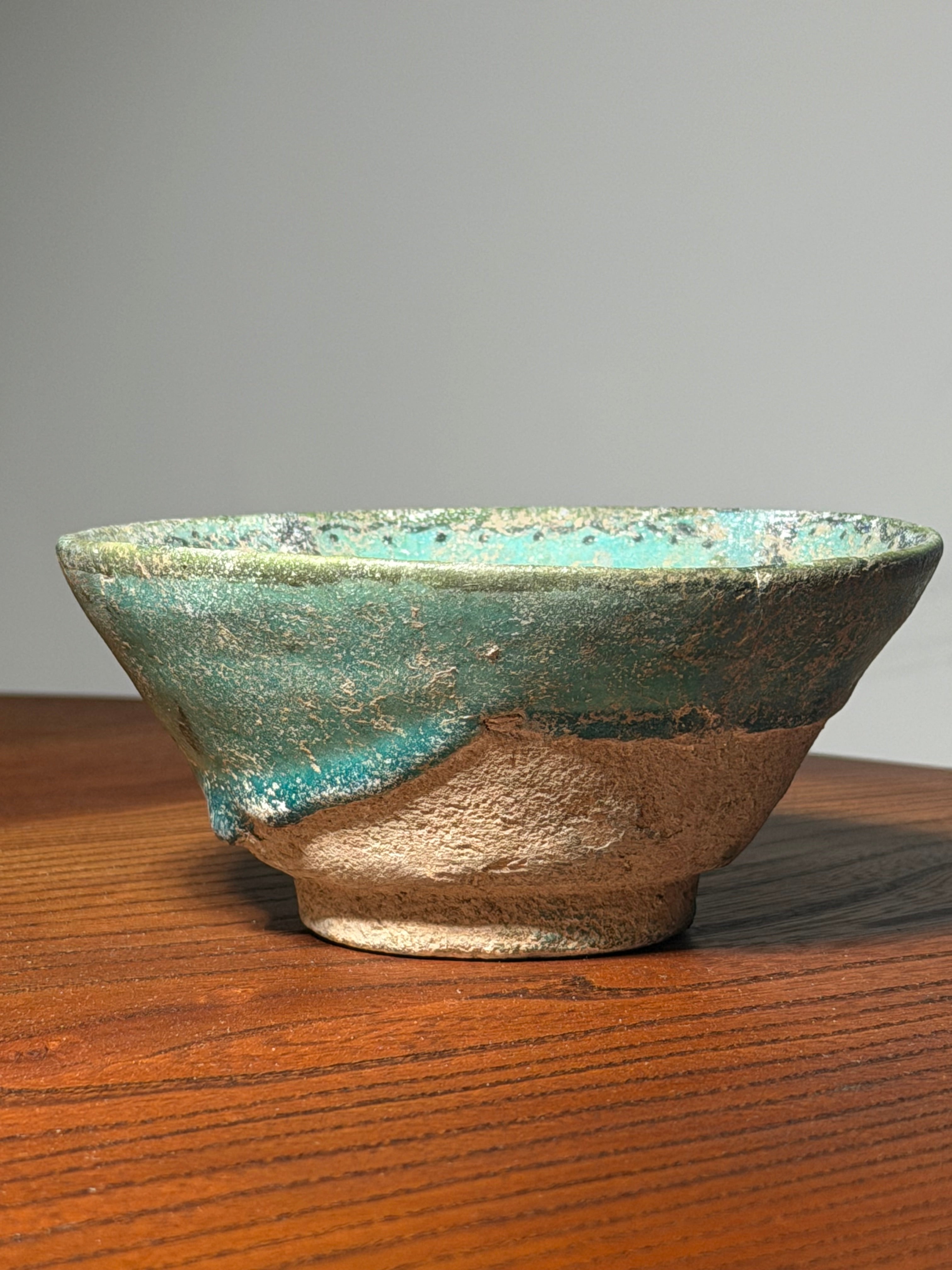 Seljuk Turquoise Glazed Pottery Bowl – Eastern Iran, 12th–13th Century
